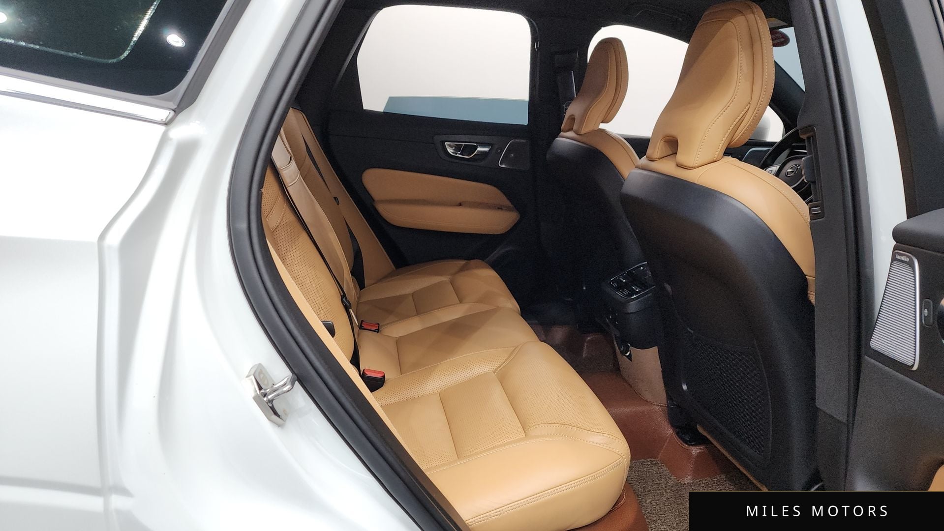 Volvo XC60 2019 — миниатюра 11
