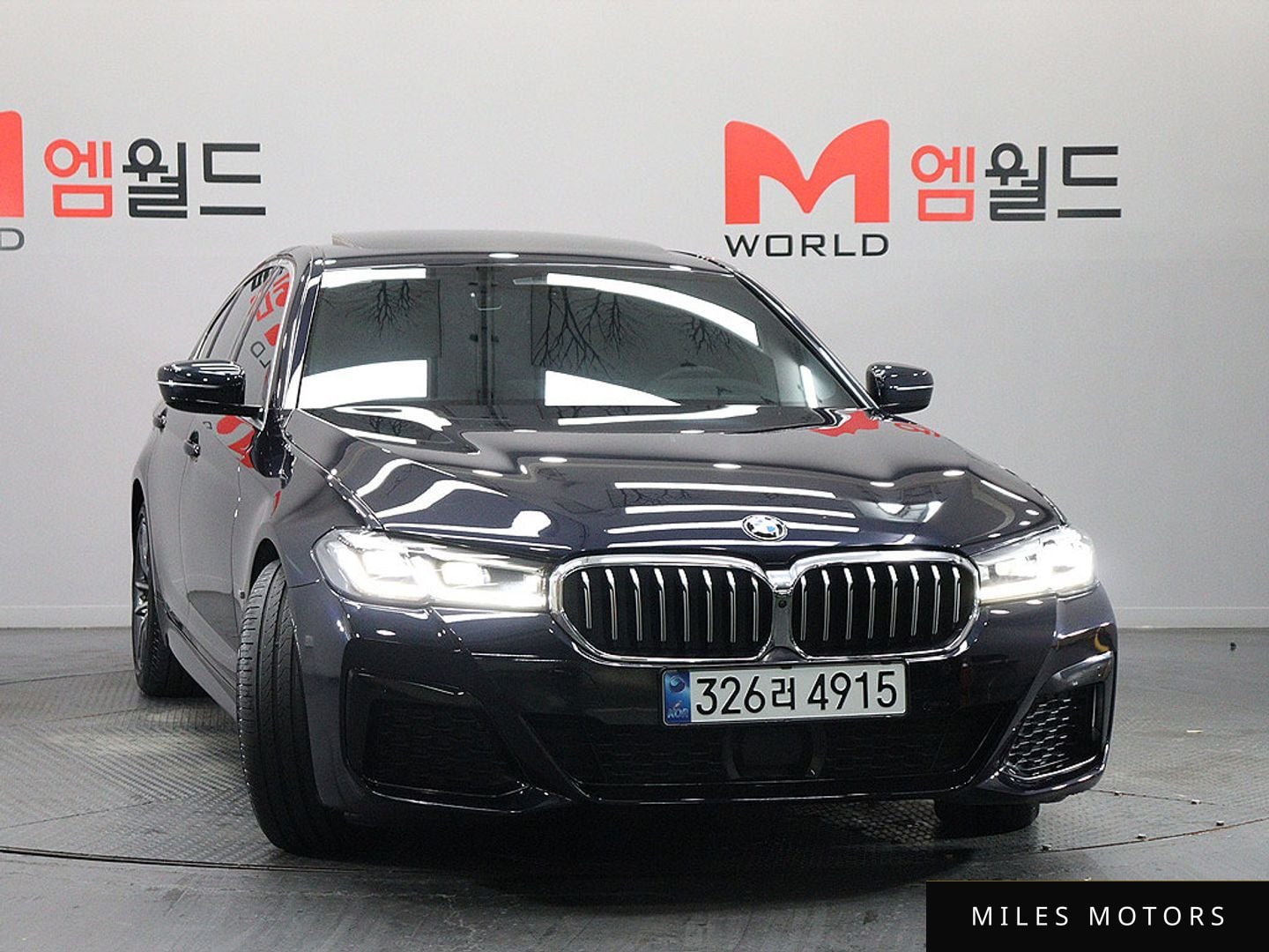 BMW 5 Series (G30) 2021 — миниатюра 2