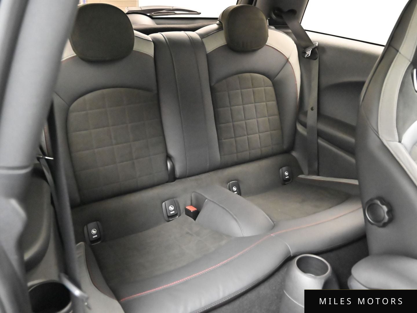 MINI Cooper S 2020 — миниатюра 12