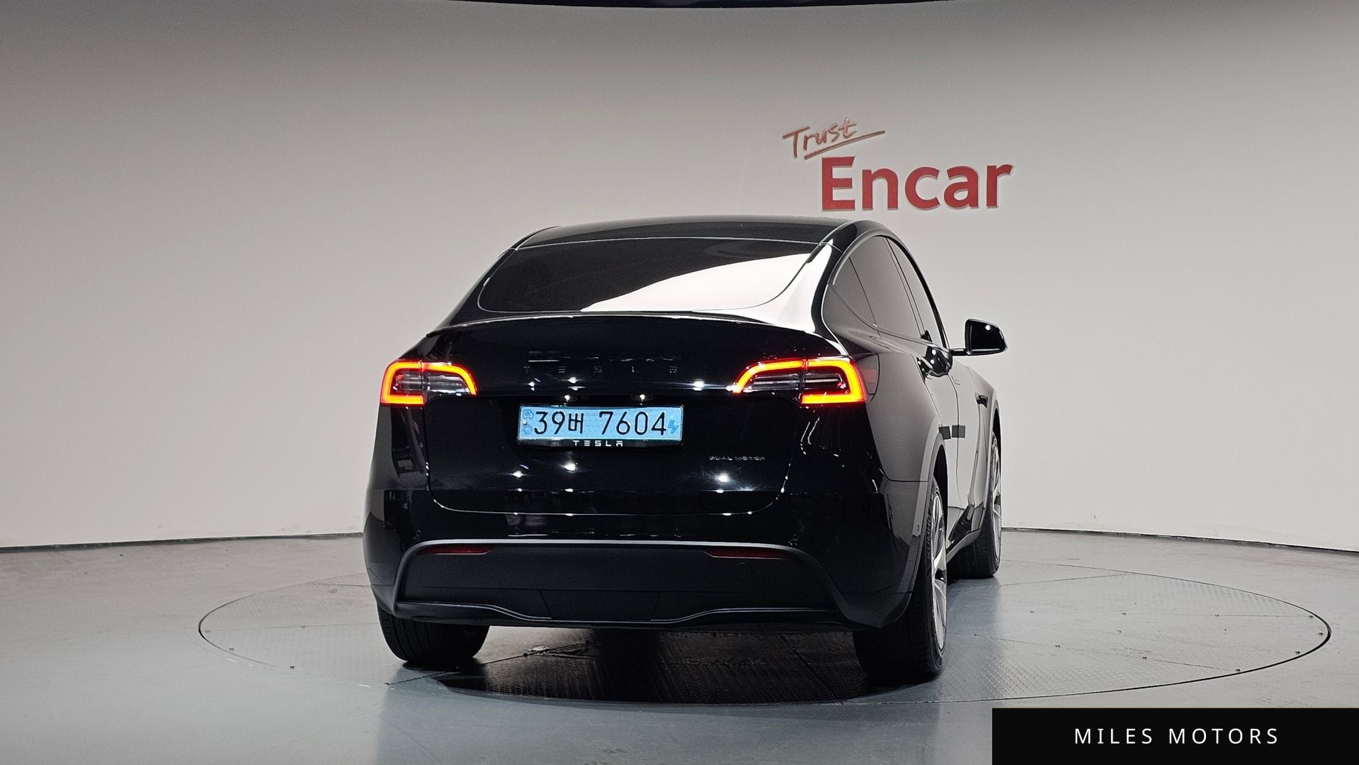 Tesla Model Y 2021 — миниатюра 4