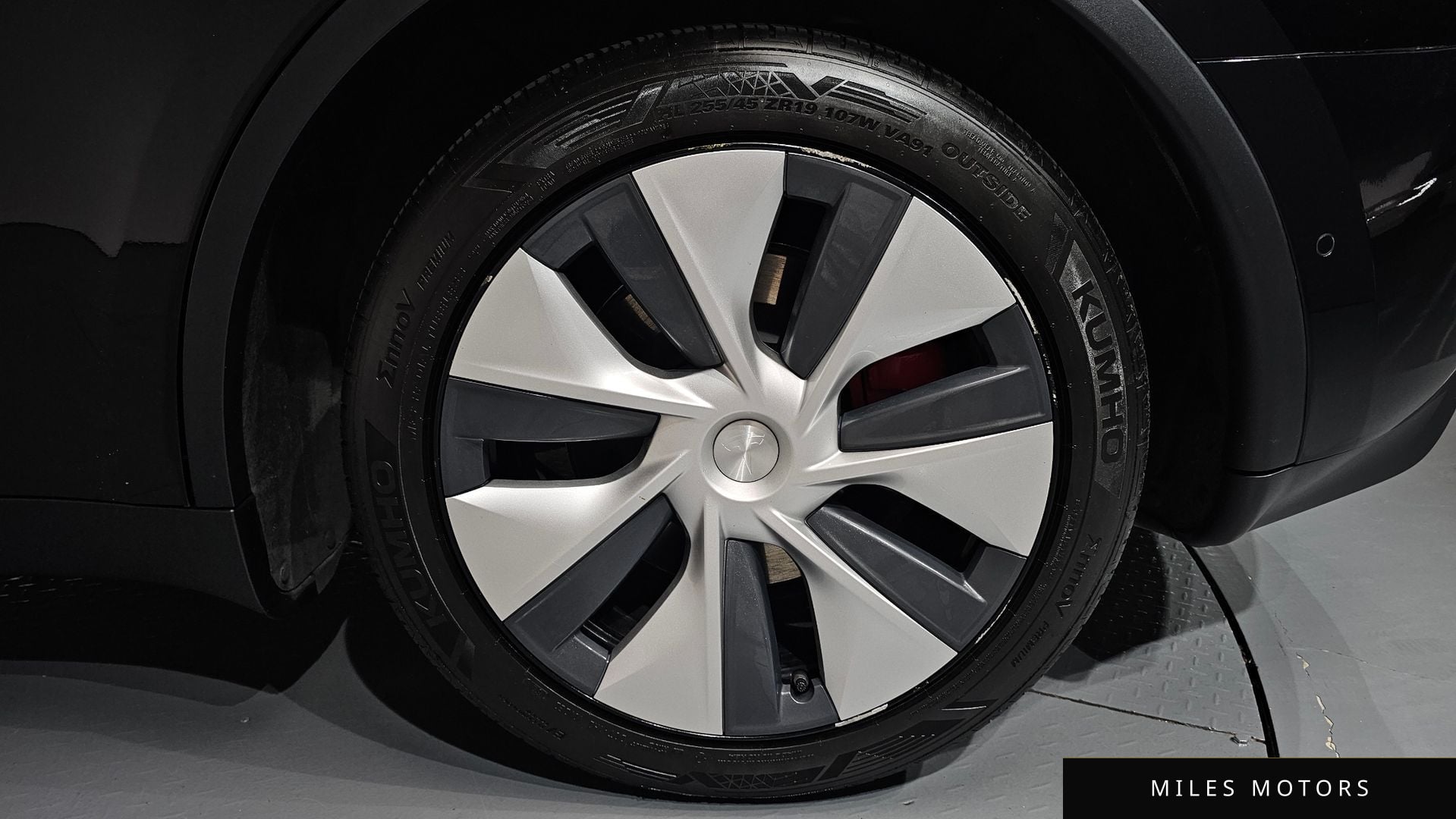 Tesla Model Y 2021 — миниатюра 7