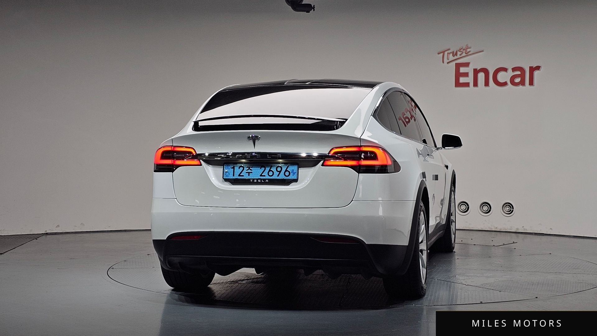 Tesla Model X 2020 — миниатюра 4