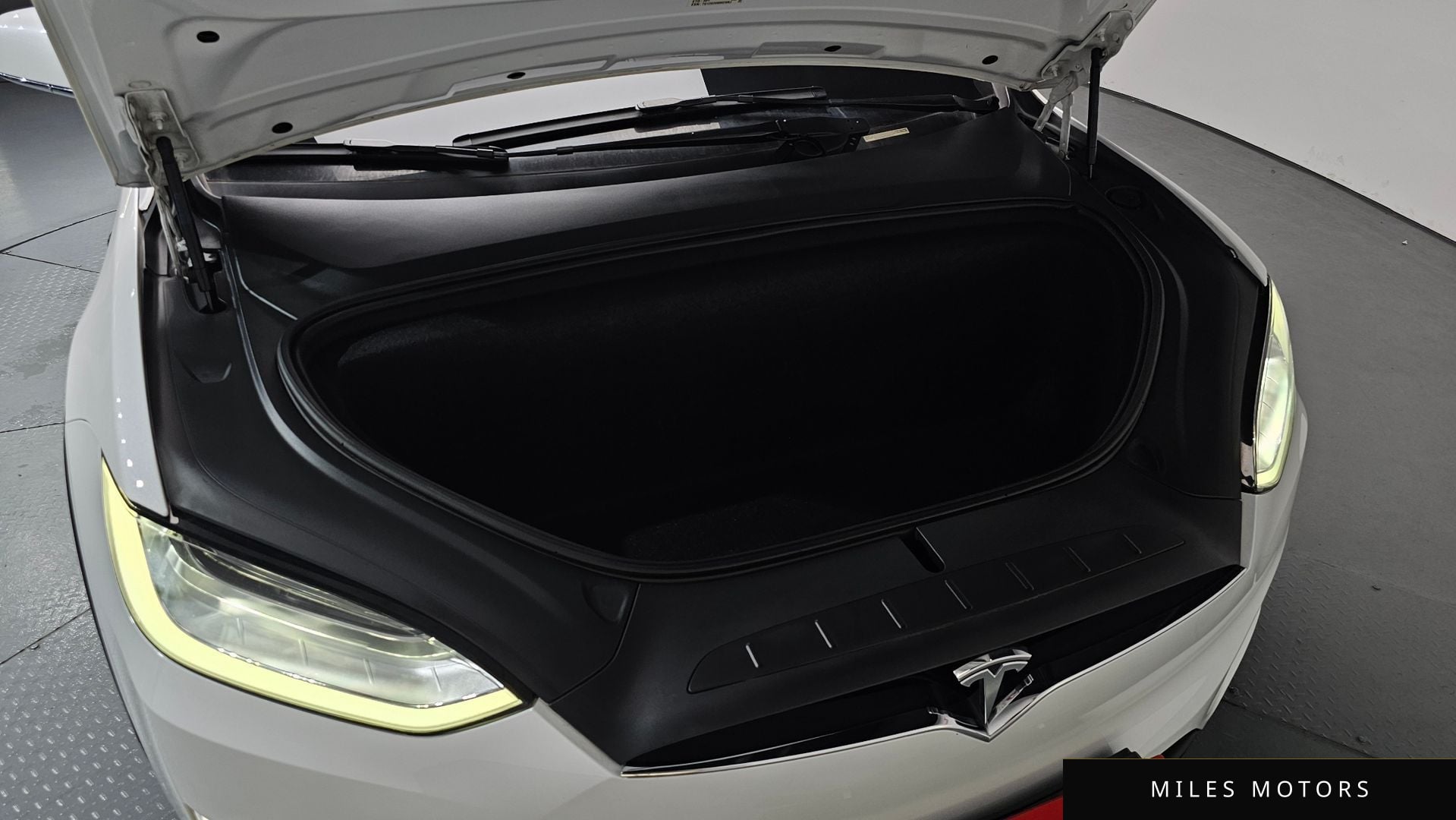 Tesla Model X 2020 — миниатюра 6