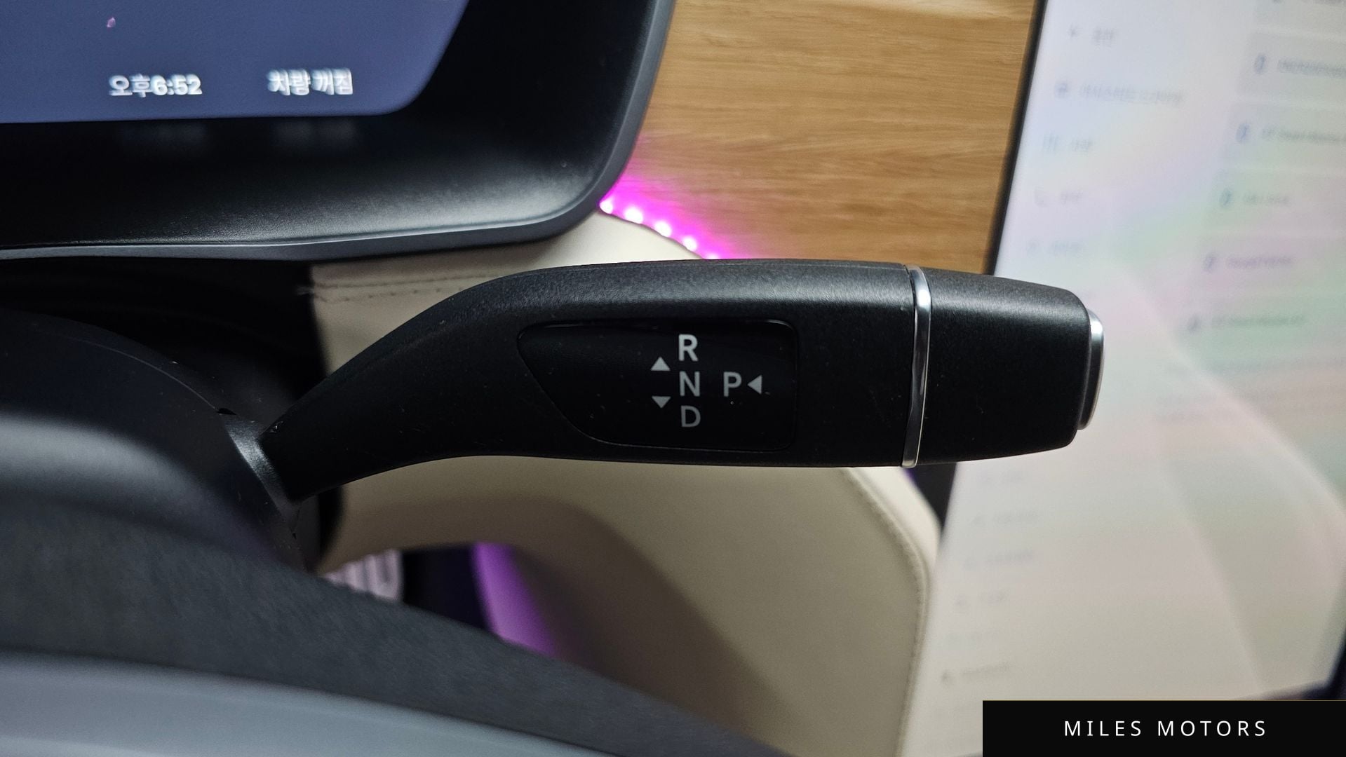Tesla Model X 2020 — миниатюра 12