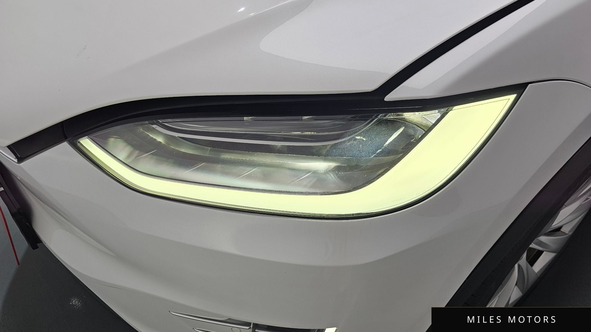 Tesla Model X 2020 — миниатюра 8