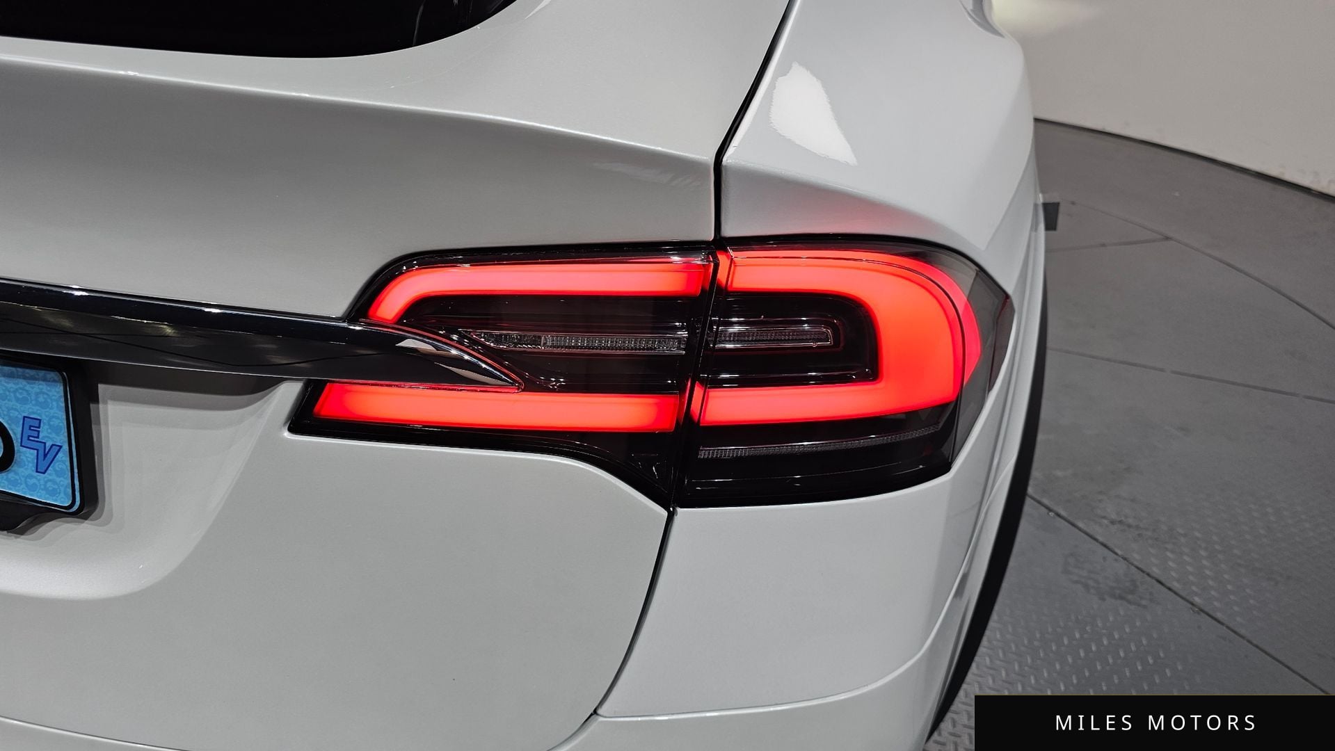 Tesla Model X 2020 — миниатюра 9