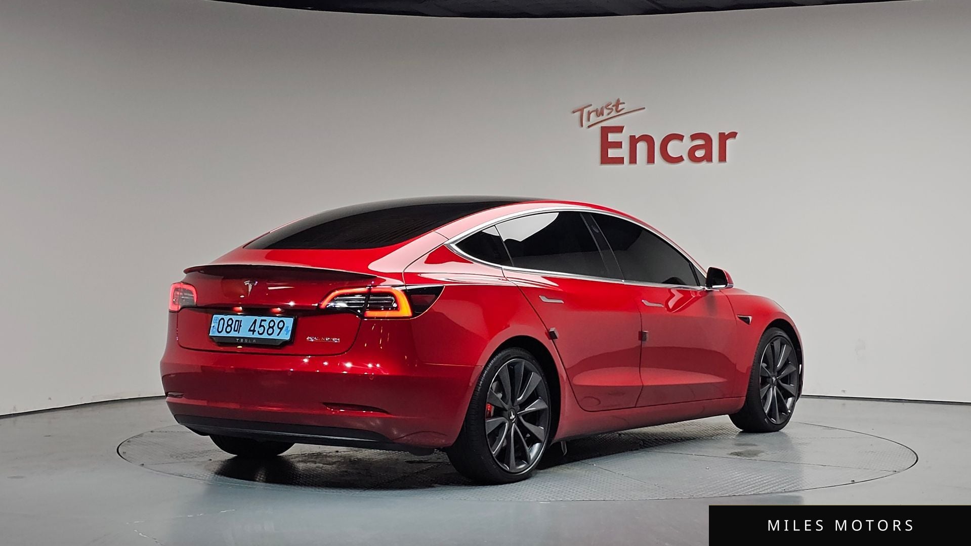 Tesla Model 3 2020 — миниатюра 2