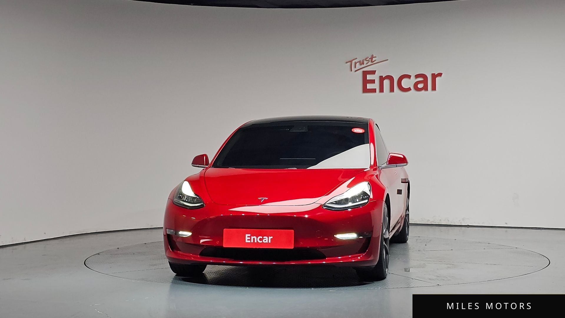 Tesla Model 3 2020 — миниатюра 3