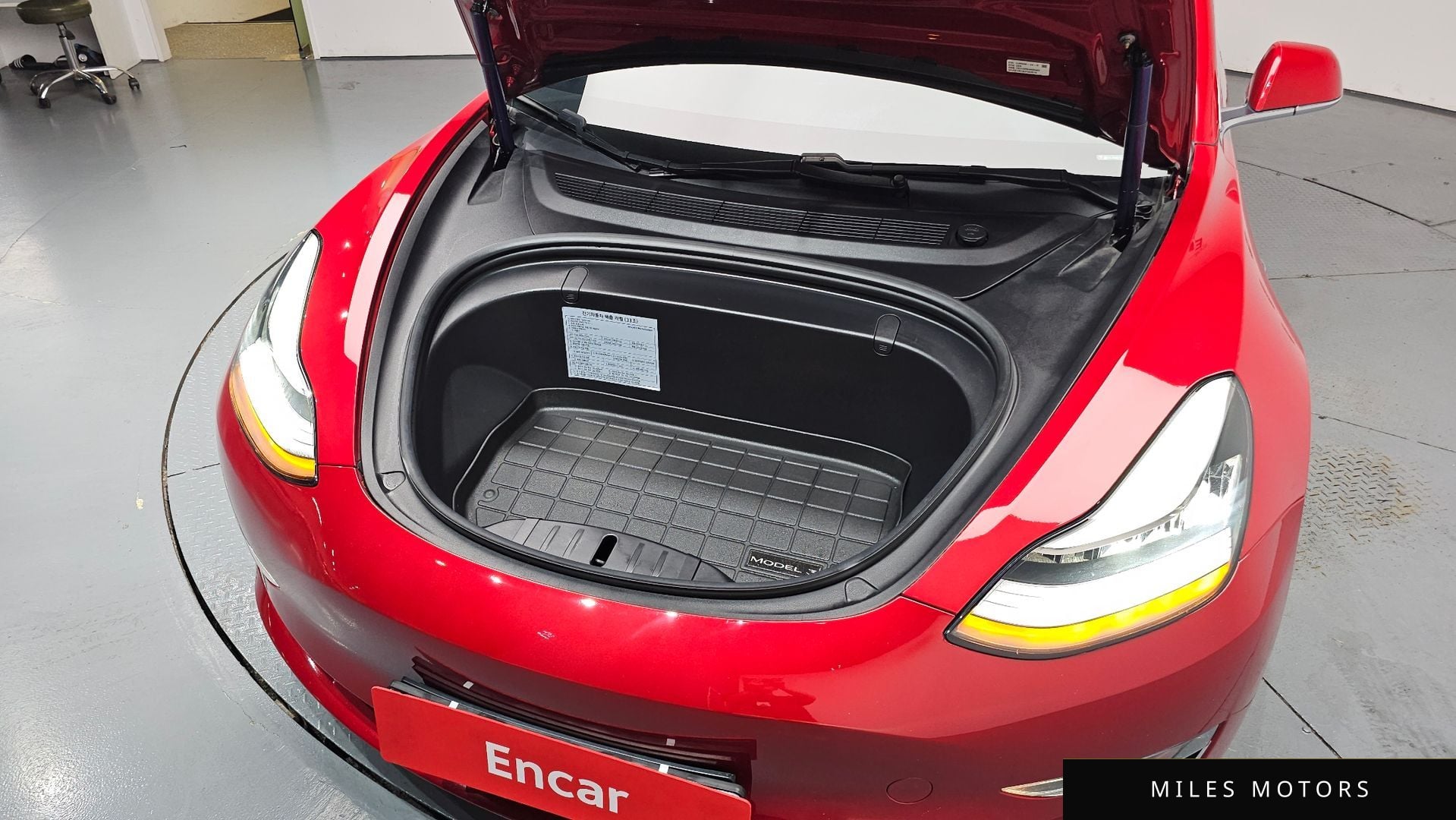 Tesla Model 3 2020 — миниатюра 6