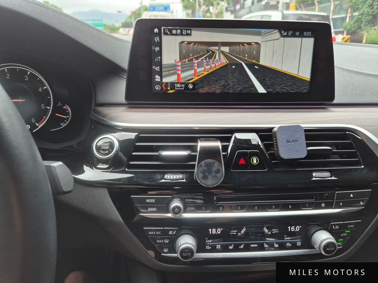 BMW 5 Series (G30) 2018 — миниатюра 5