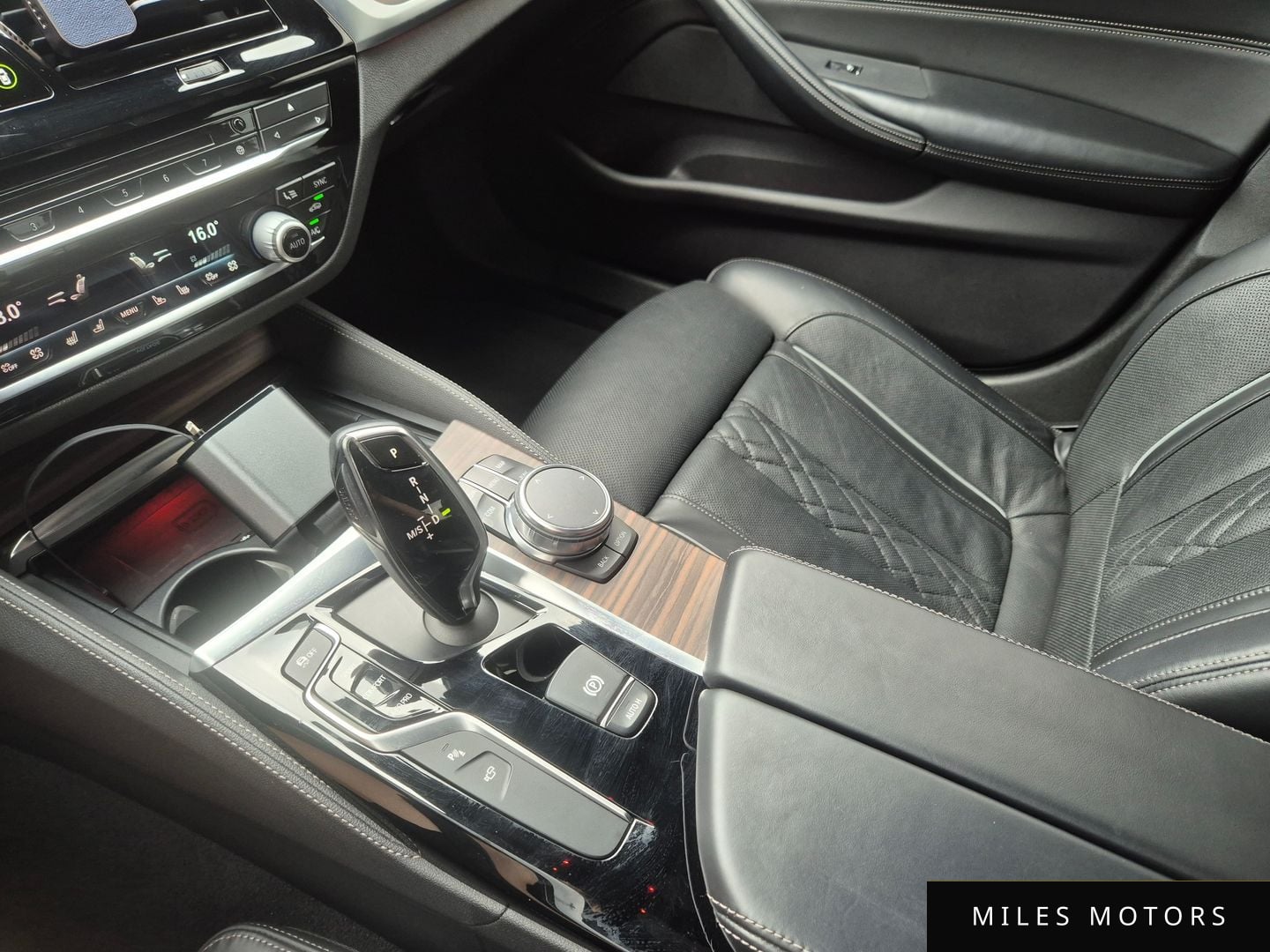 BMW 5 Series (G30) 2018 — миниатюра 7