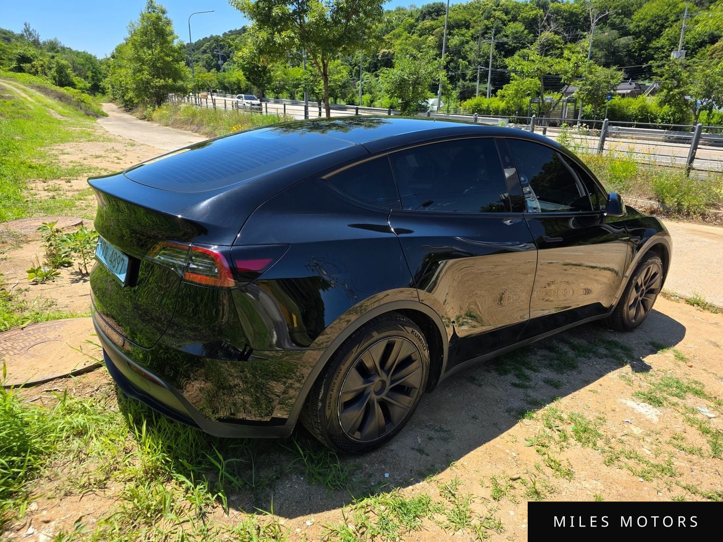 Tesla Model Y 2024 — миниатюра 3