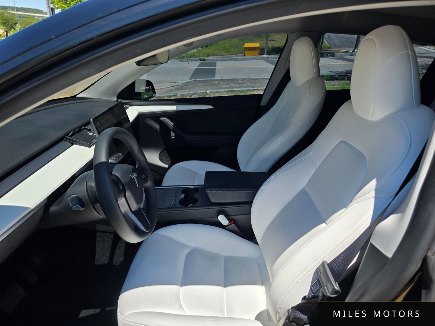 Tesla Model Y 2024 — миниатюра 5