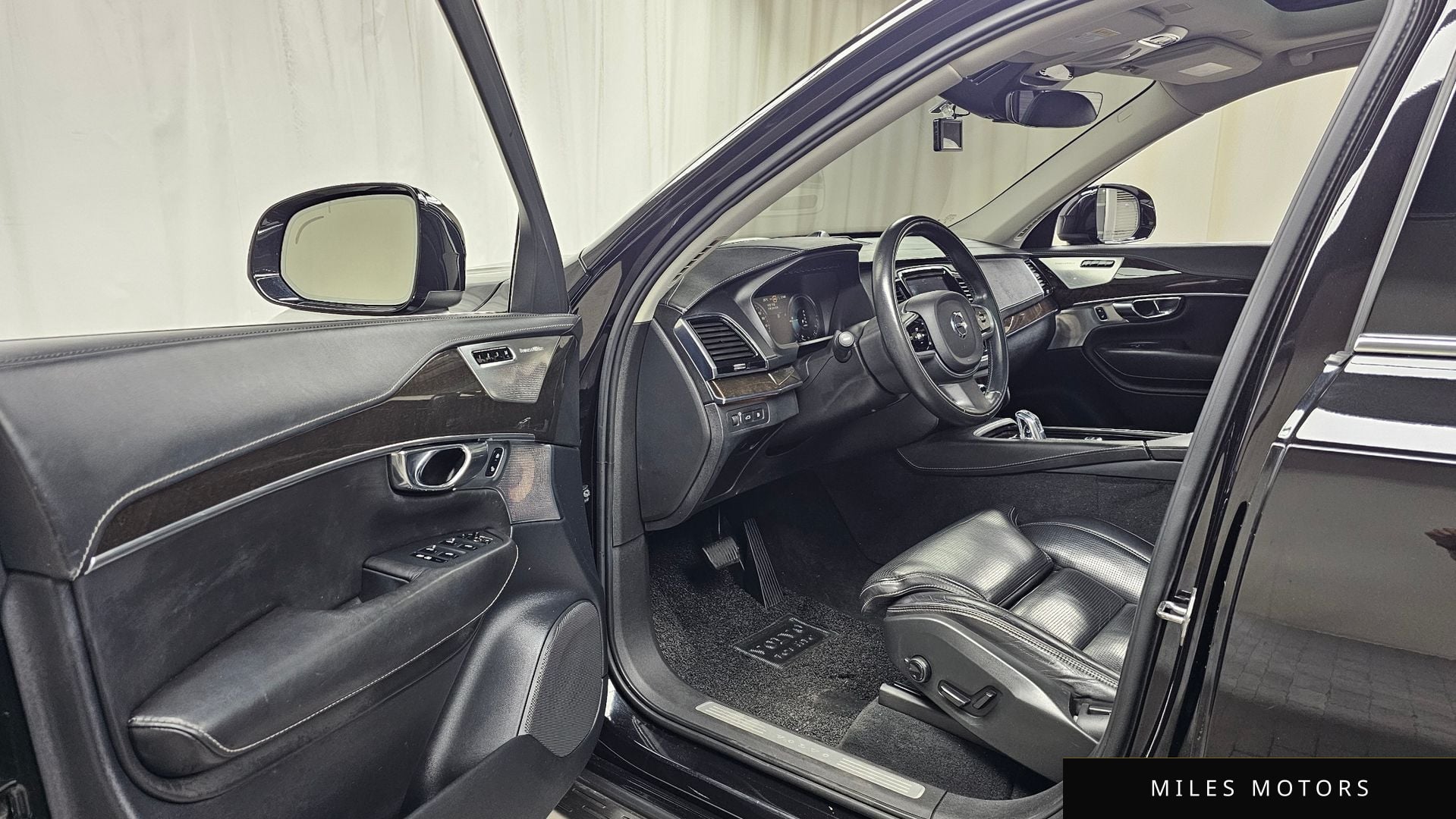 Volvo XC90 2017 — миниатюра 10