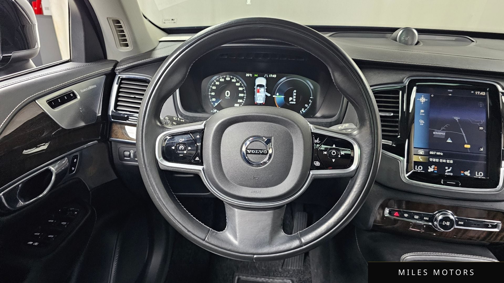 Volvo XC90 2017 — миниатюра 12