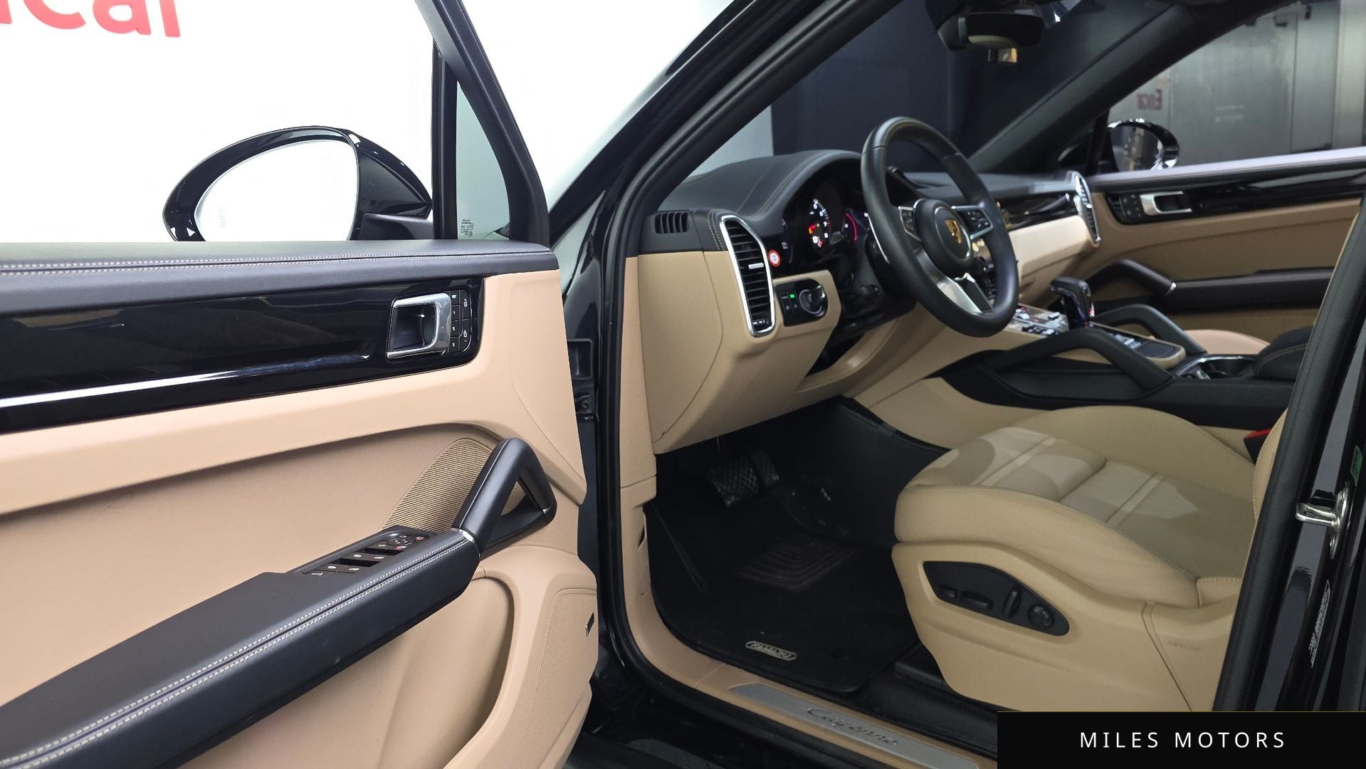 Porsche Cayenne 2023 — миниатюра 10