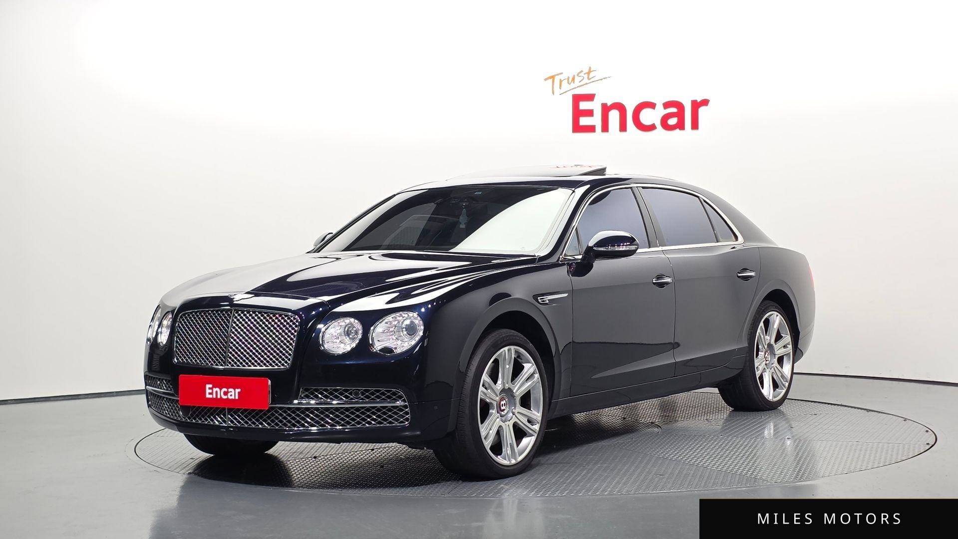 Bentley Flying Spur 2015 — фото 1 из 12