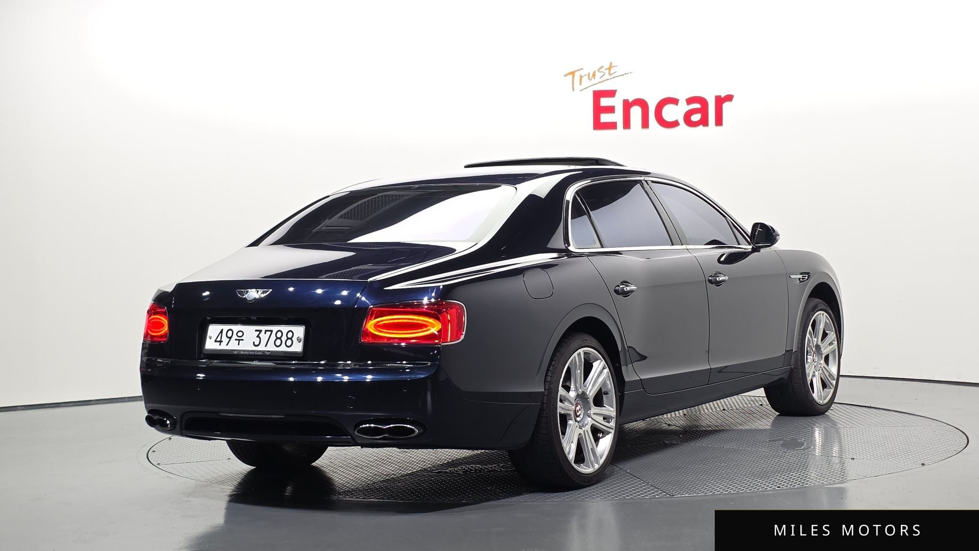 Bentley Flying Spur 2015 — миниатюра 2