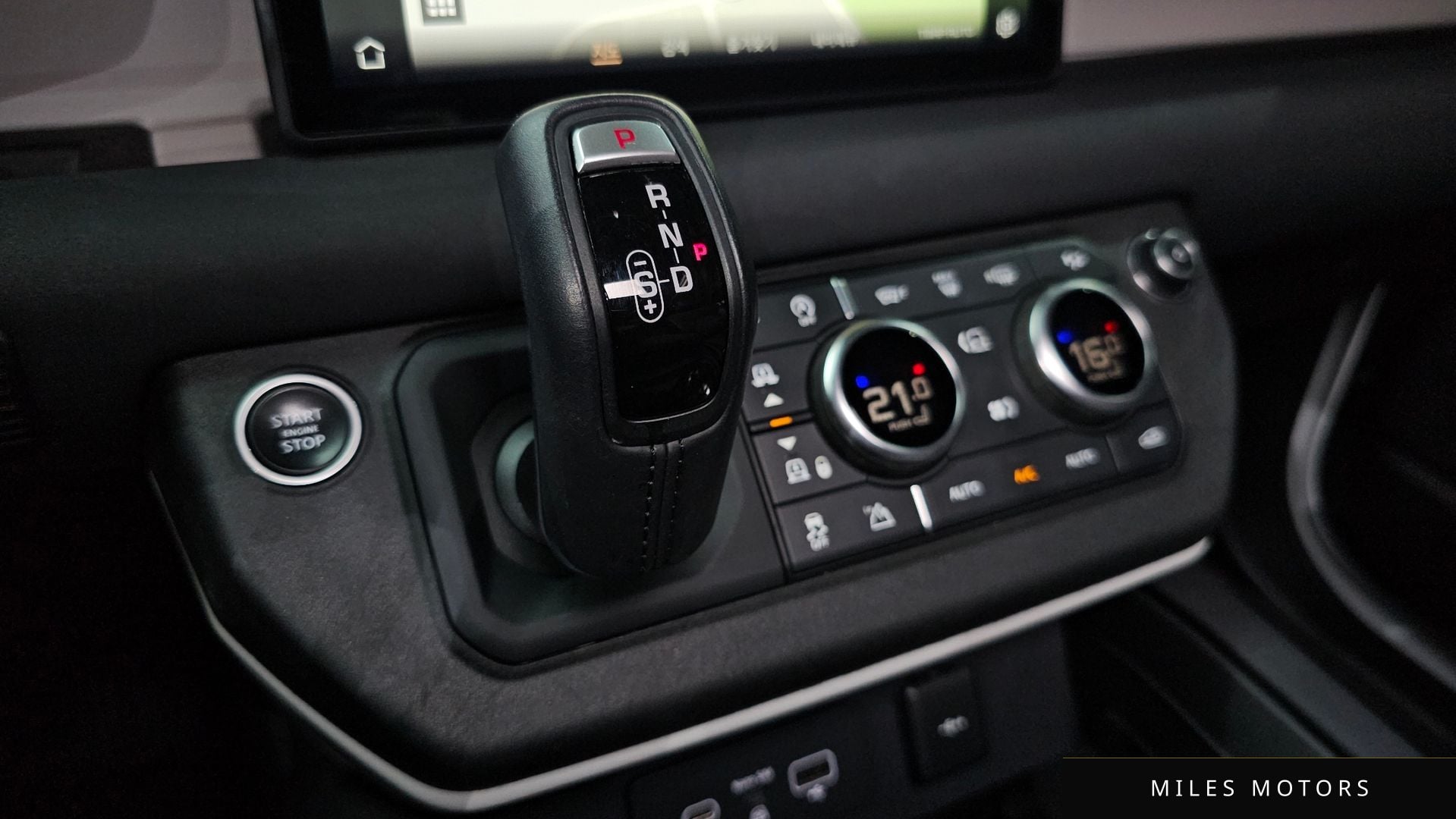 Land Rover Defender 2020 — миниатюра 12