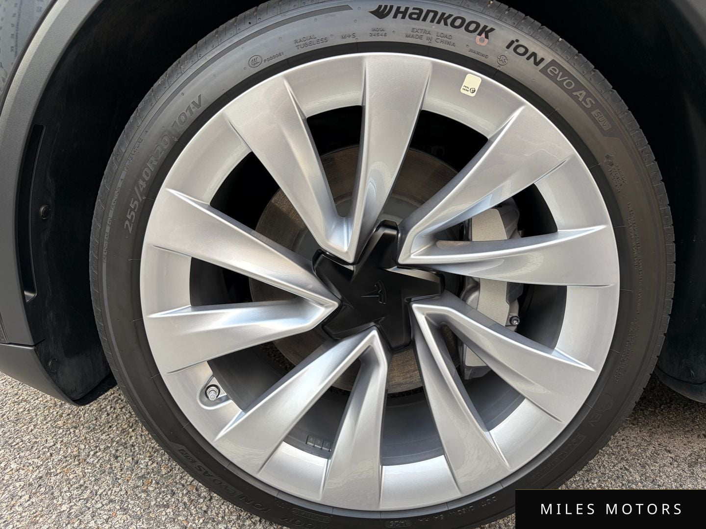 Tesla Model Y 2025 — миниатюра 5