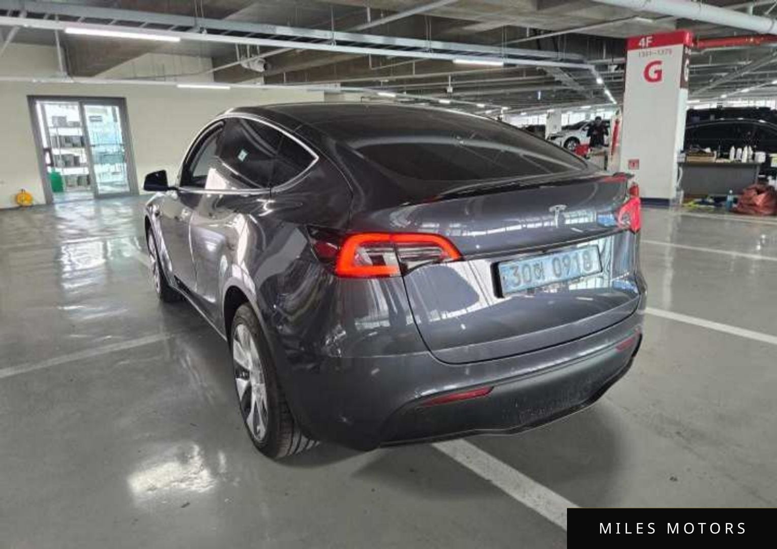Tesla Model Y 2022 — миниатюра 9