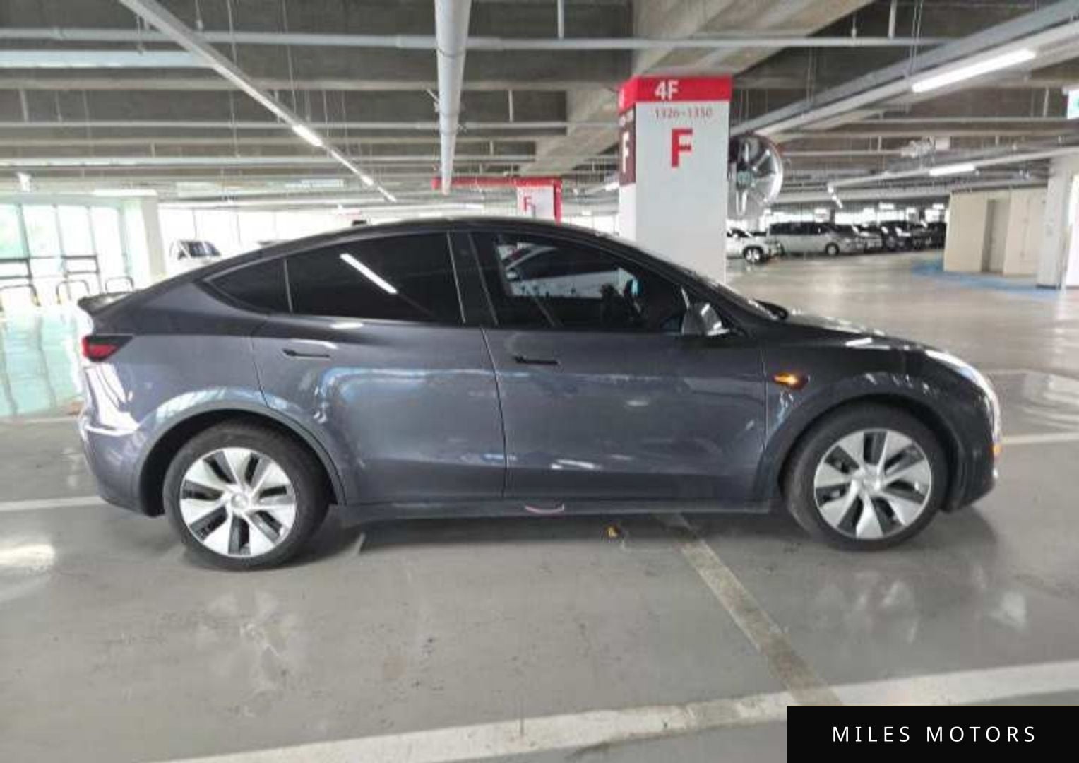 Tesla Model Y 2022 — миниатюра 11