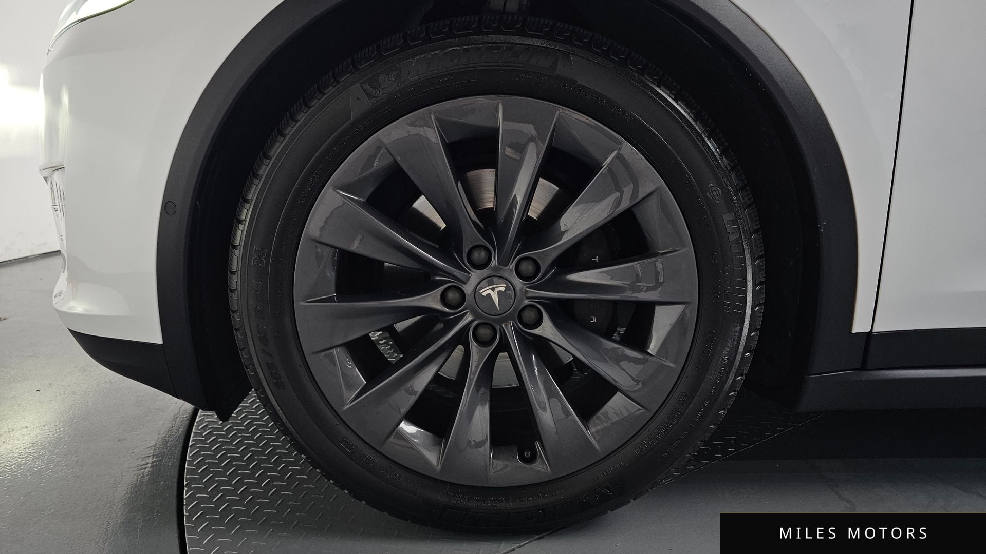 Tesla Model X 2019 — миниатюра 5