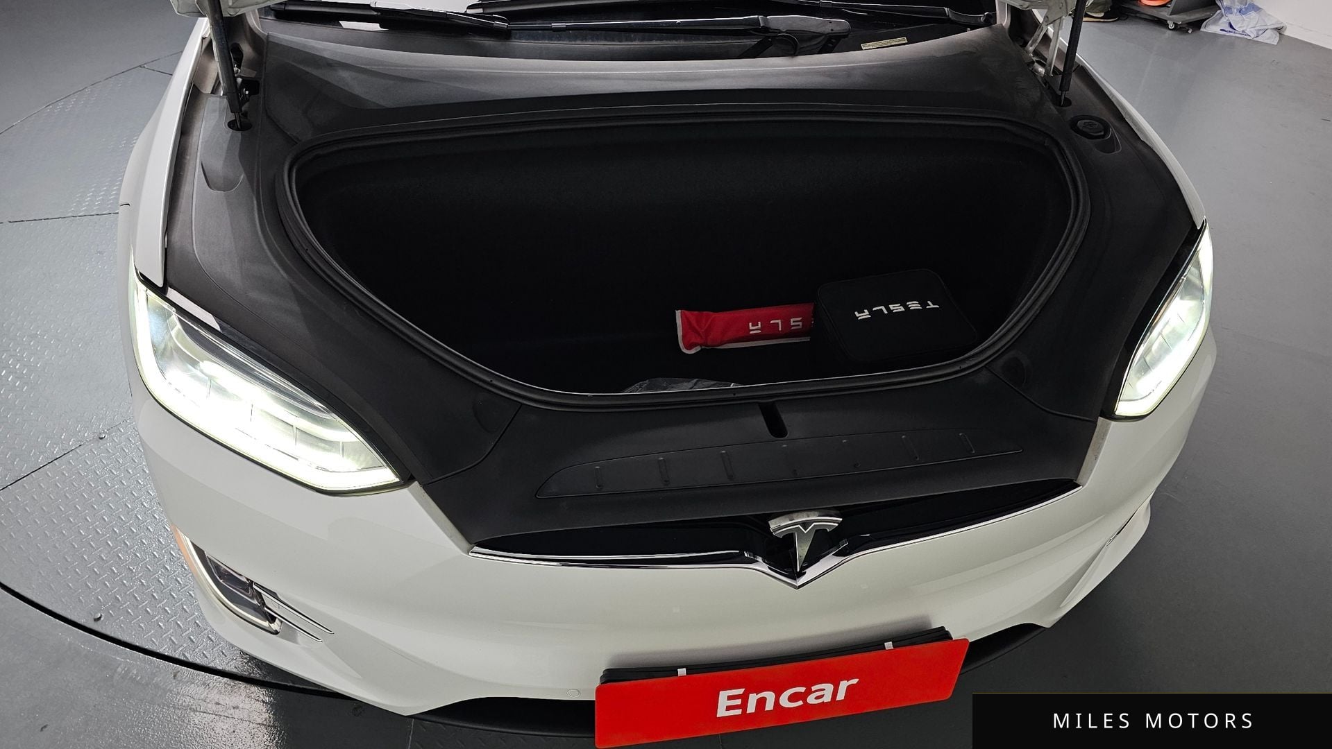 Tesla Model X 2019 — миниатюра 6