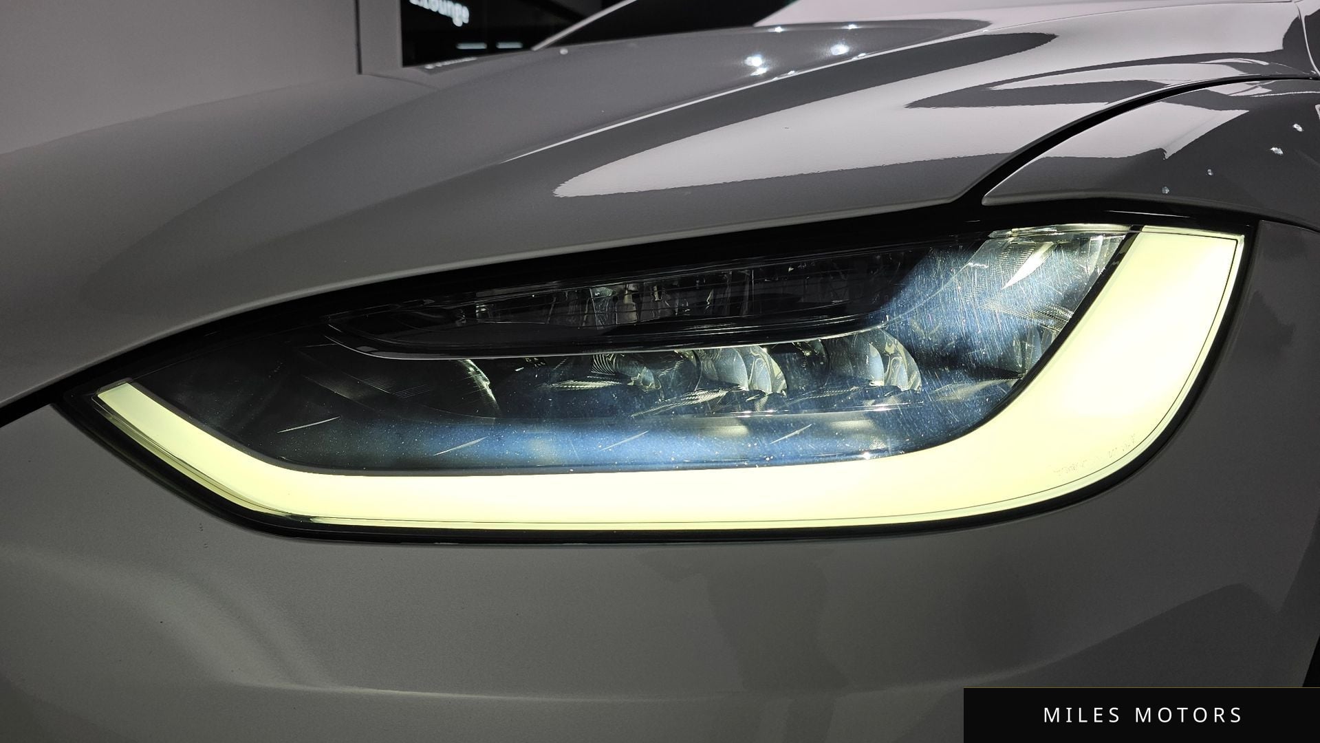Tesla Model X 2019 — миниатюра 8