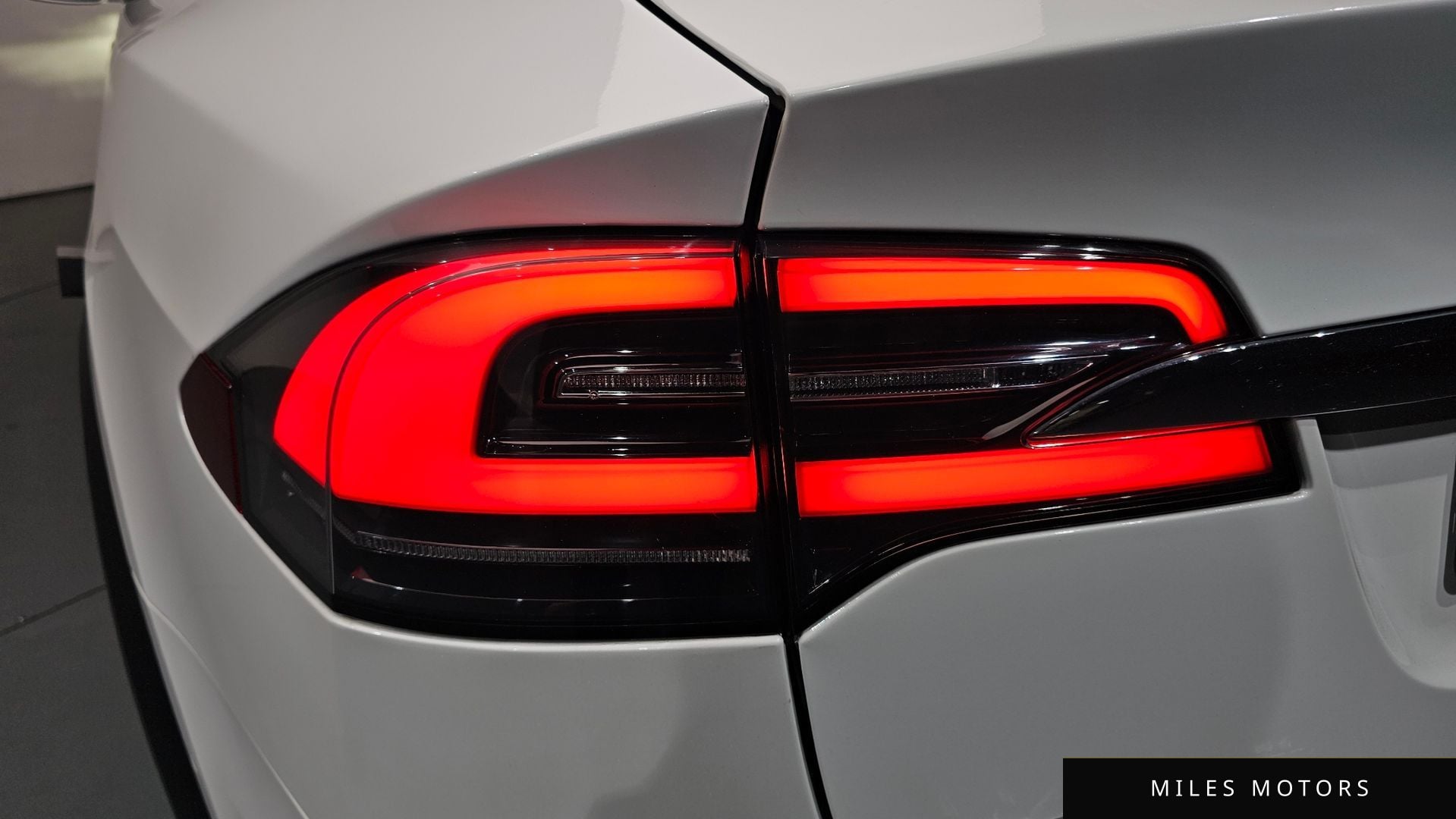 Tesla Model X 2019 — миниатюра 9