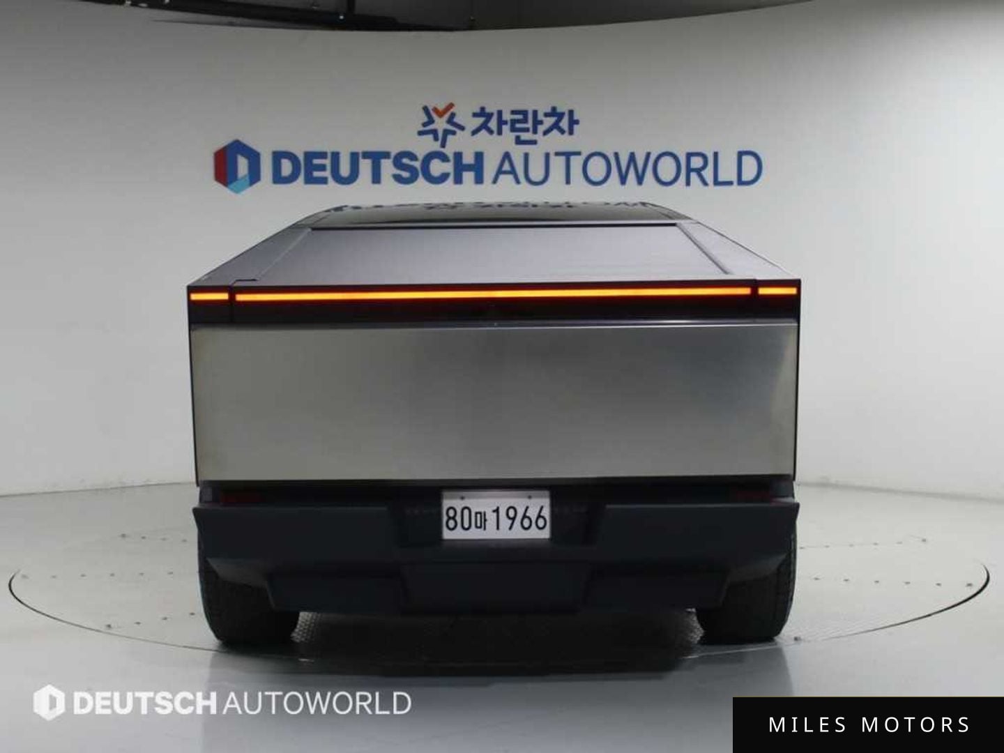 Tesla Cybertruck 2024 — миниатюра 4