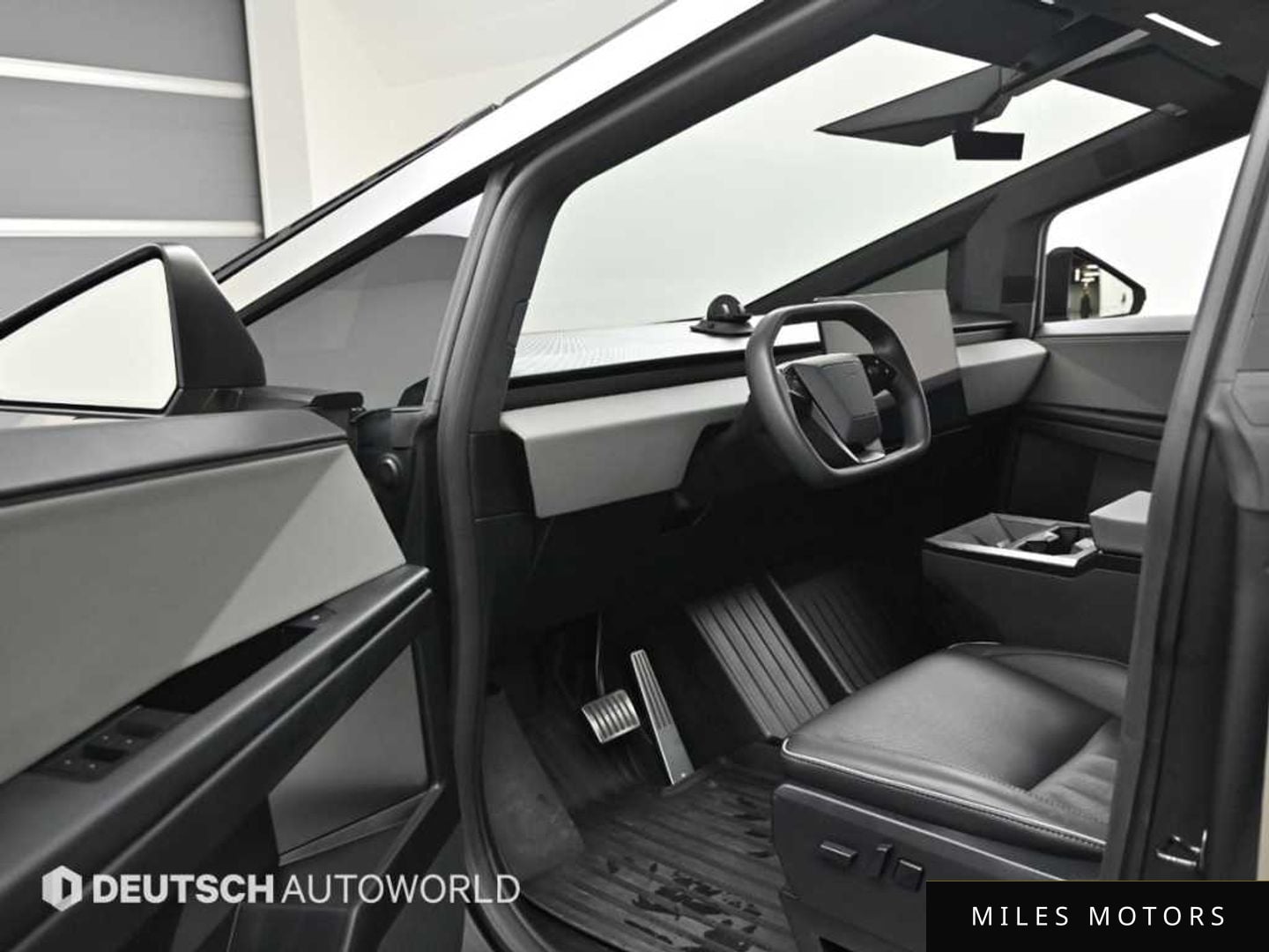 Tesla Cybertruck 2024 — миниатюра 11