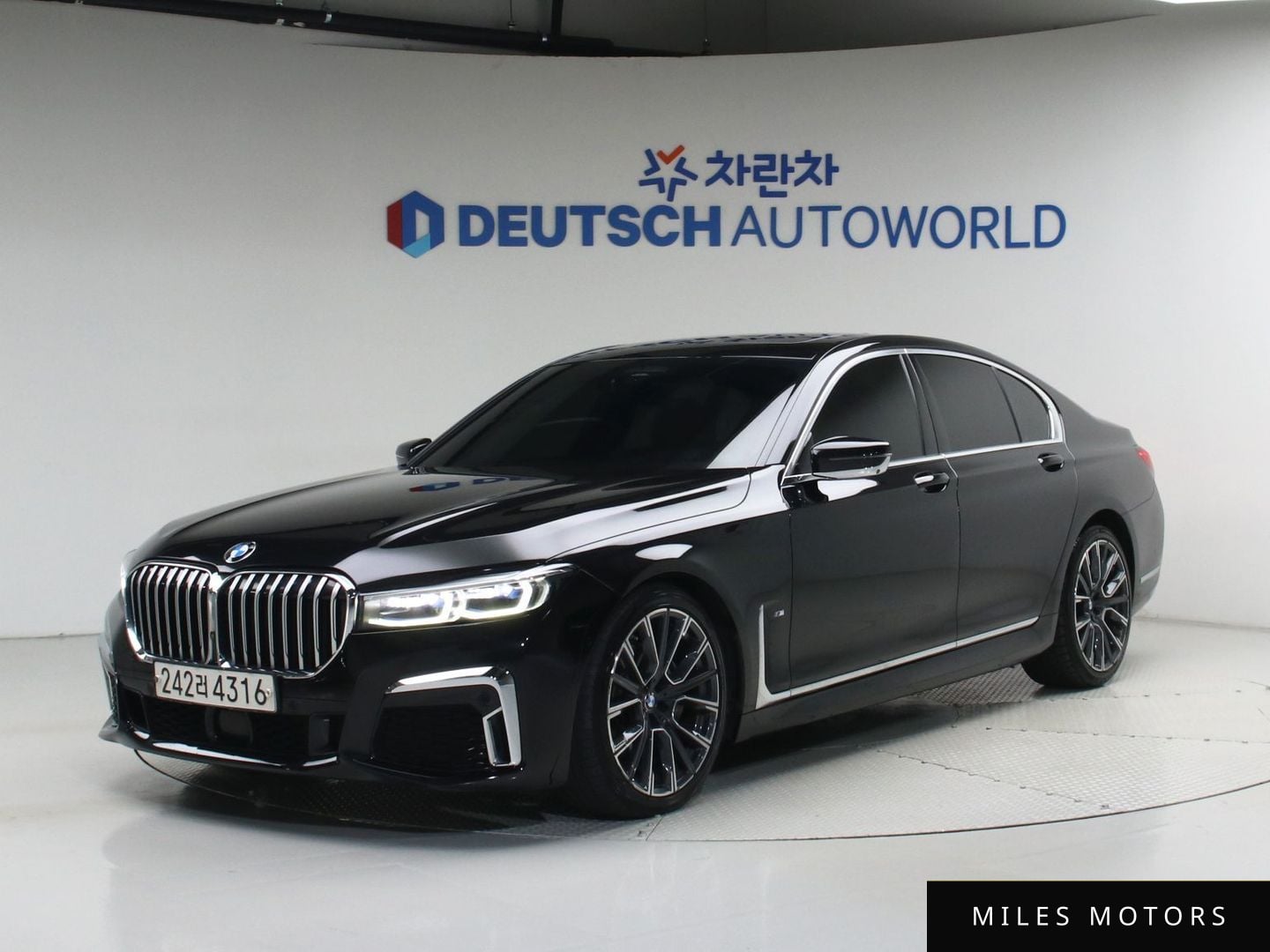 BMW 7 Series (G11) 2021 — миниатюра 2