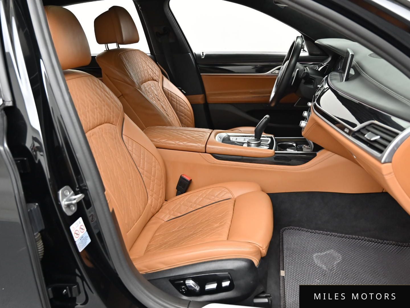 BMW 7 Series (G11) 2021 — миниатюра 10