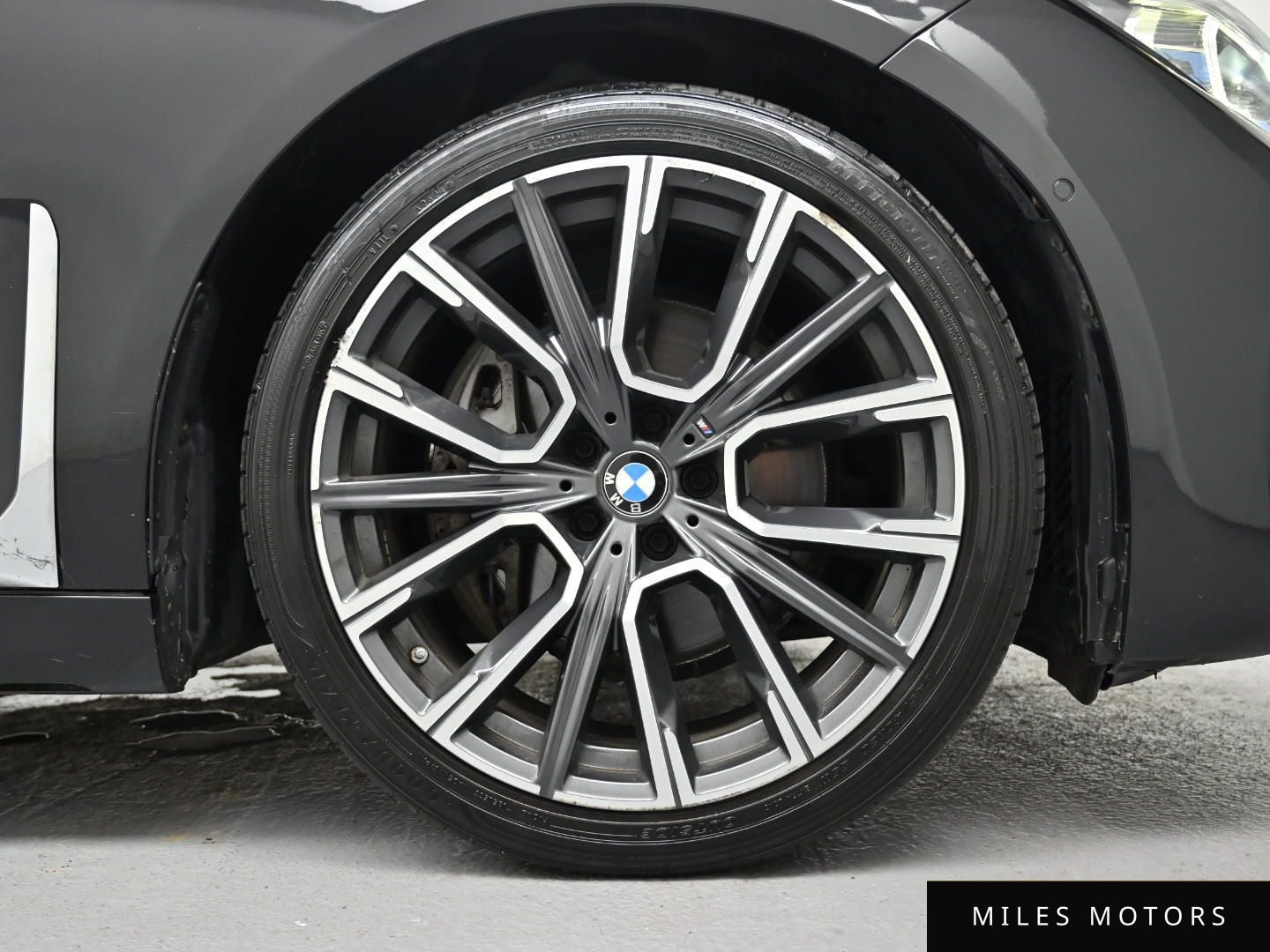 BMW 7 Series (G11) 2021 — миниатюра 11