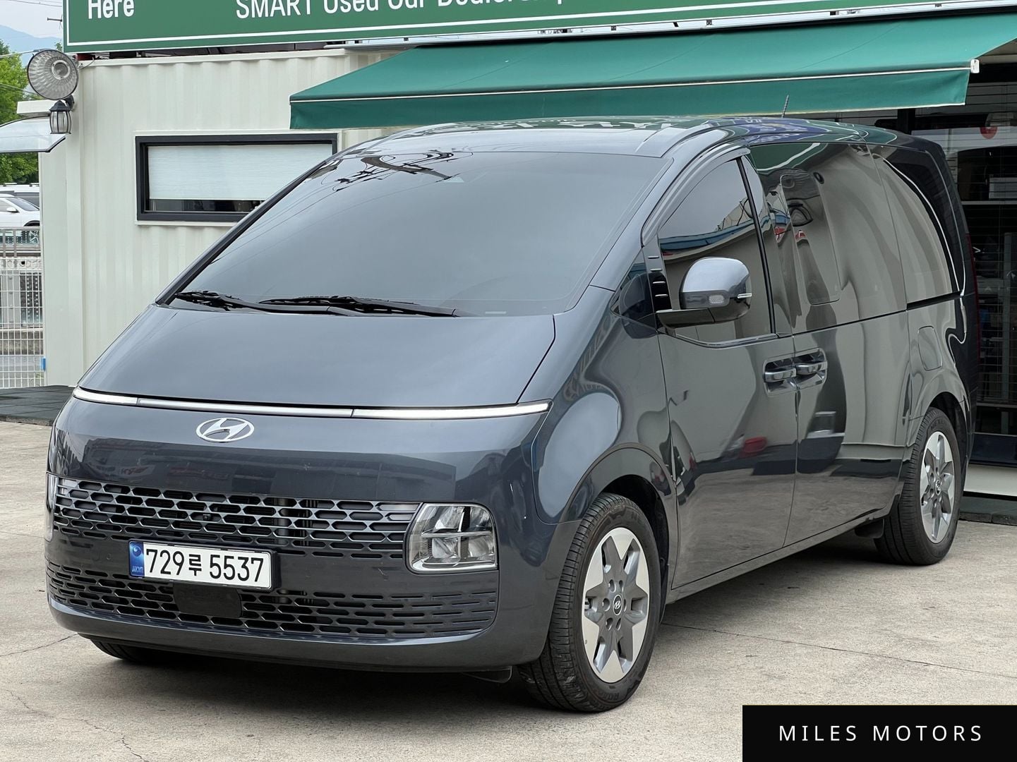 Hyundai Staria 2023 — миниатюра 2