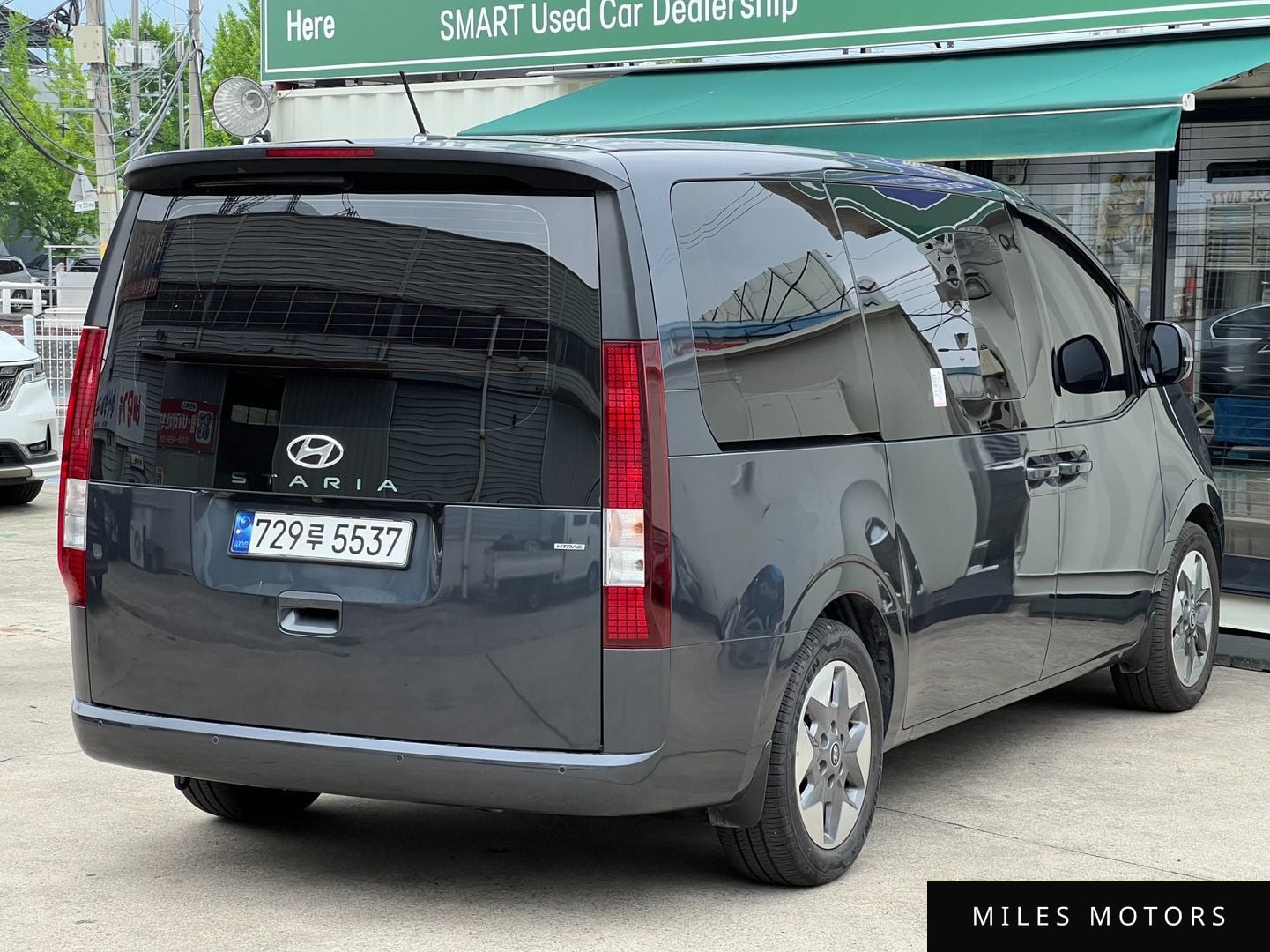 Hyundai Staria 2023 — миниатюра 3