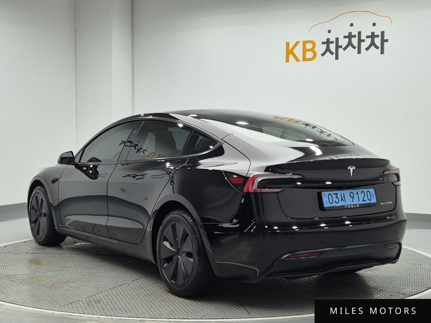 Tesla Model 3 2024 — миниатюра 2