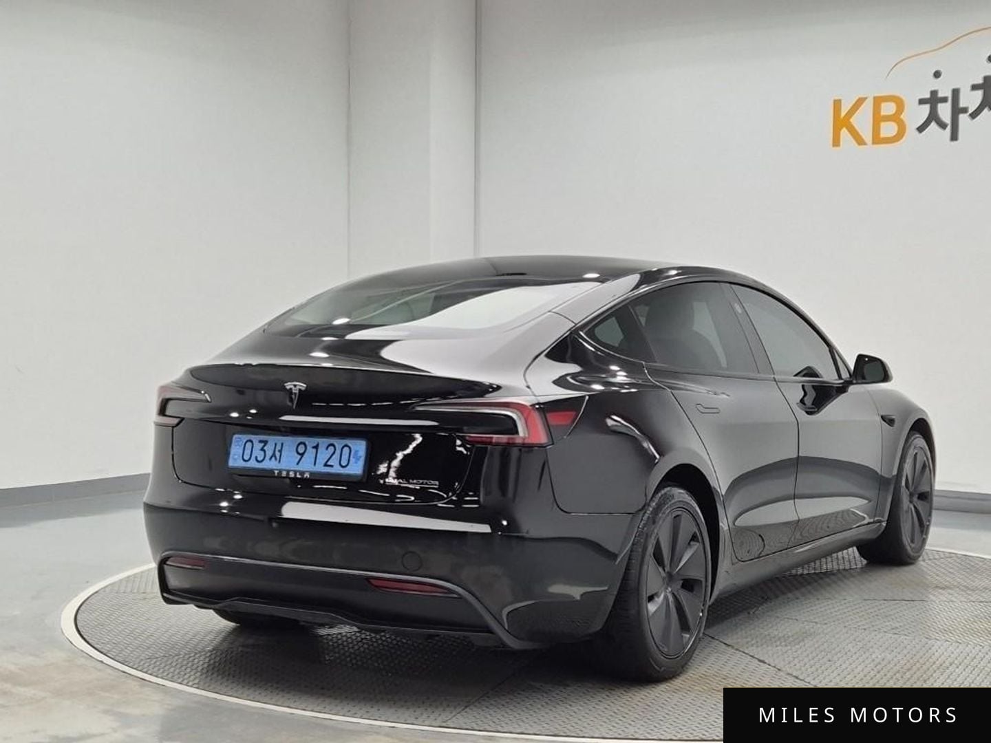 Tesla Model 3 2024 — миниатюра 3