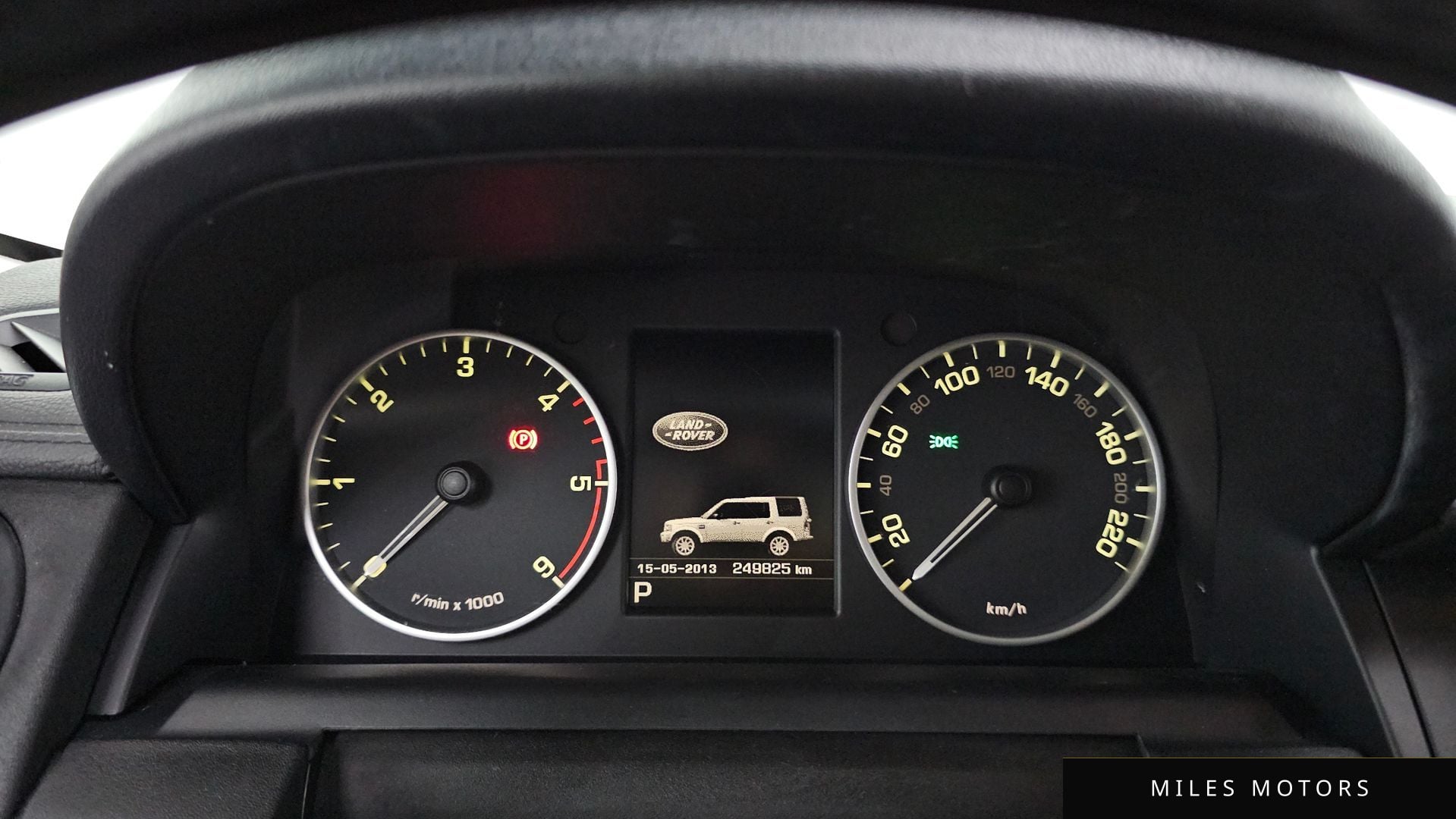 Land Rover Discovery 2014 — миниатюра 8