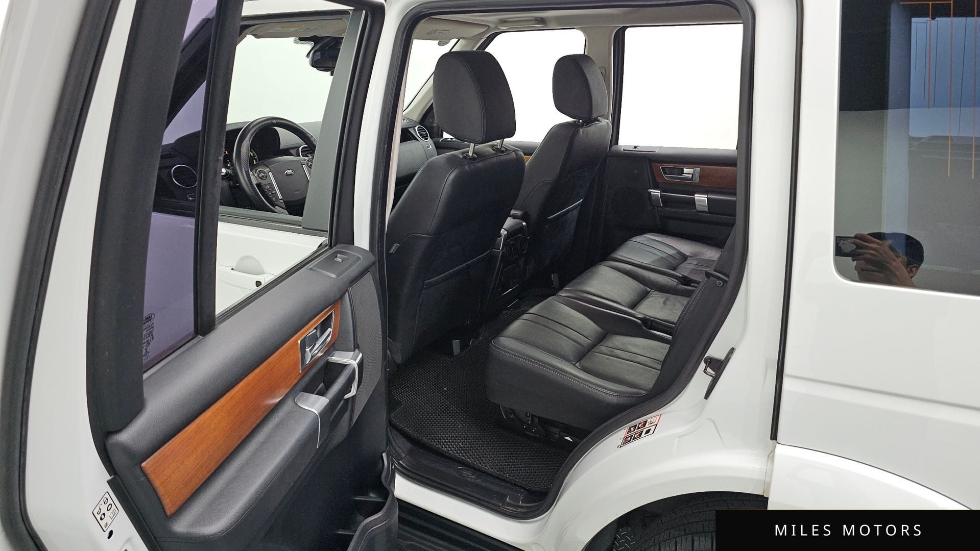 Land Rover Discovery 2014 — миниатюра 11