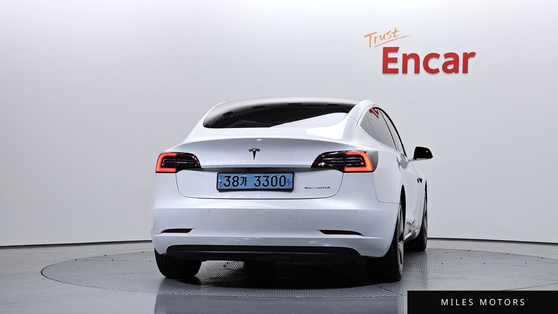 Tesla Model 3 2020 — миниатюра 4