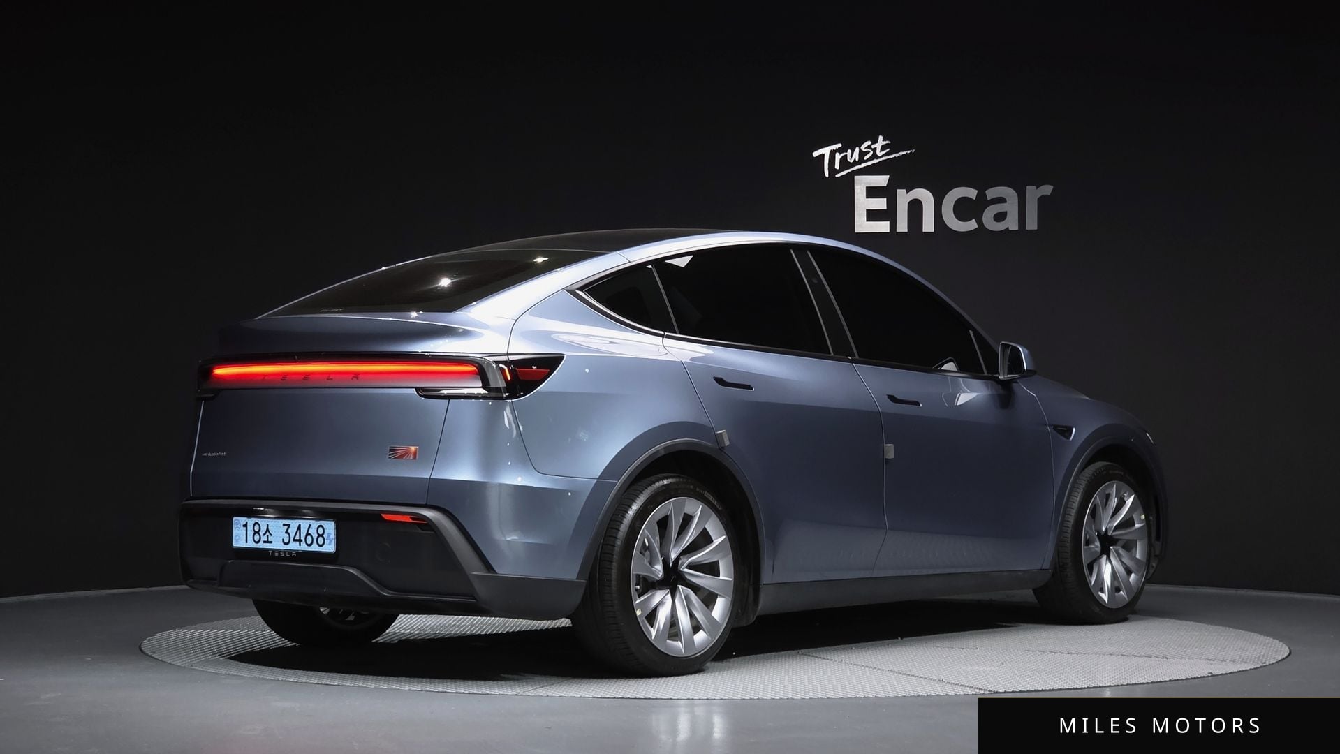 Tesla Model Y 2025 — миниатюра 2