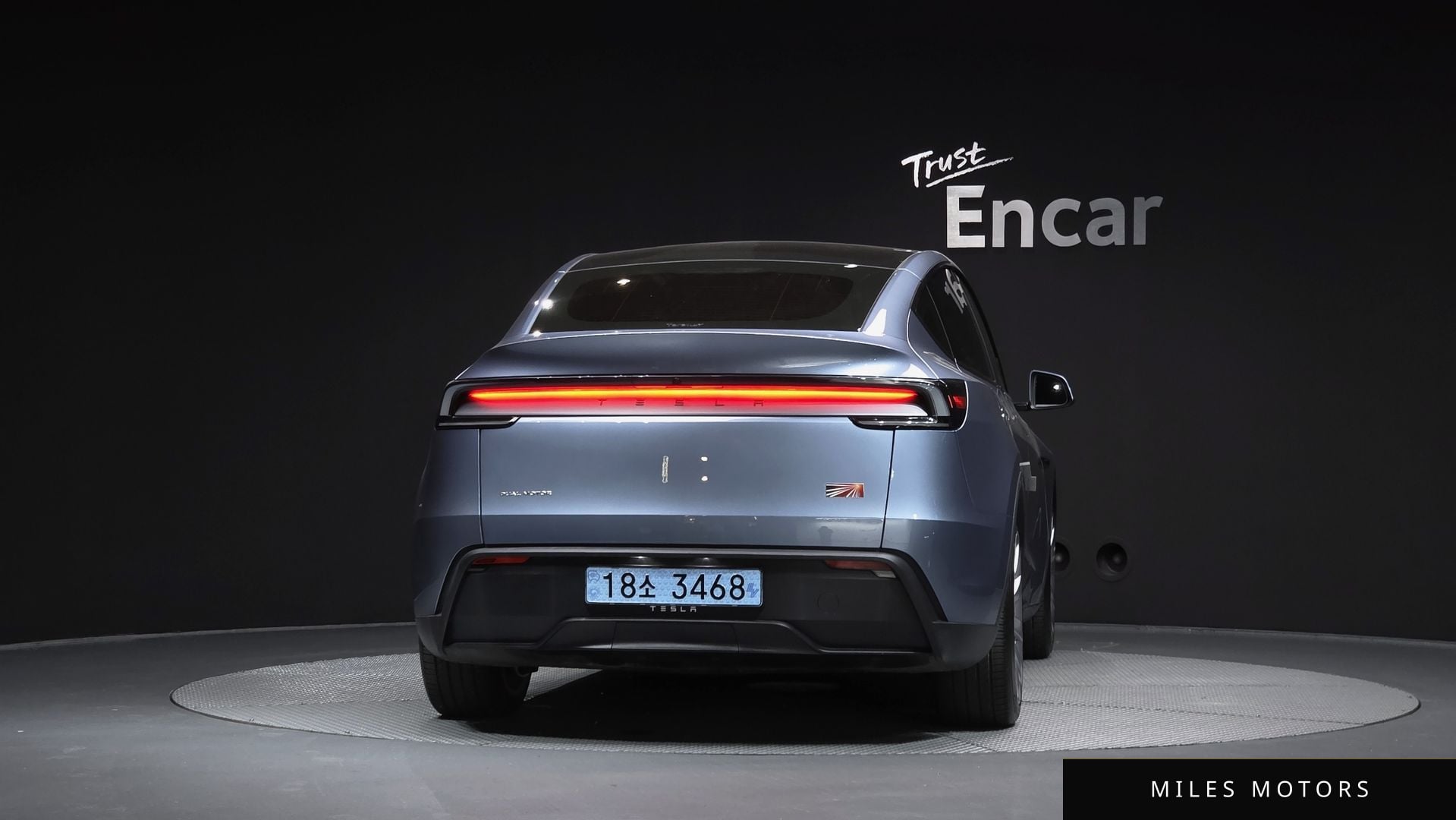 Tesla Model Y 2025 — миниатюра 4
