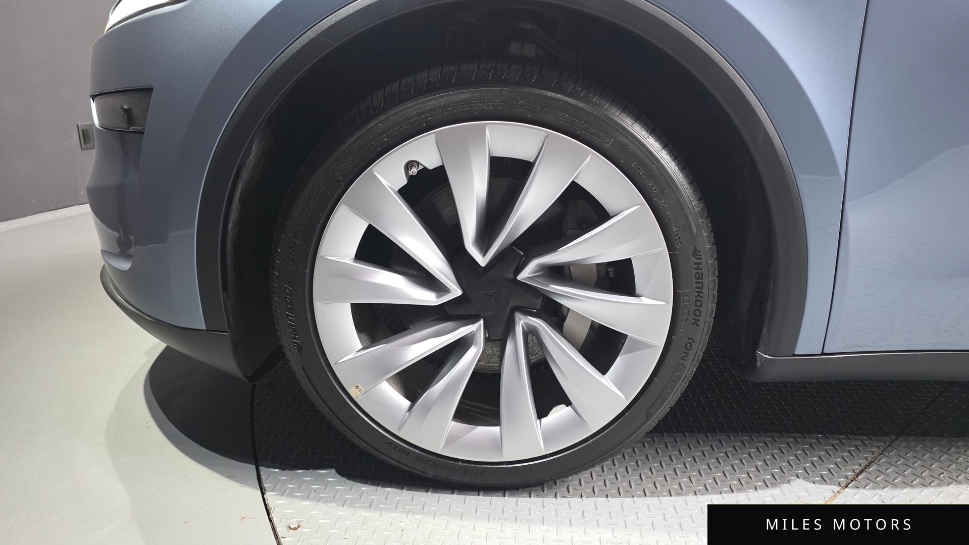 Tesla Model Y 2025 — миниатюра 5