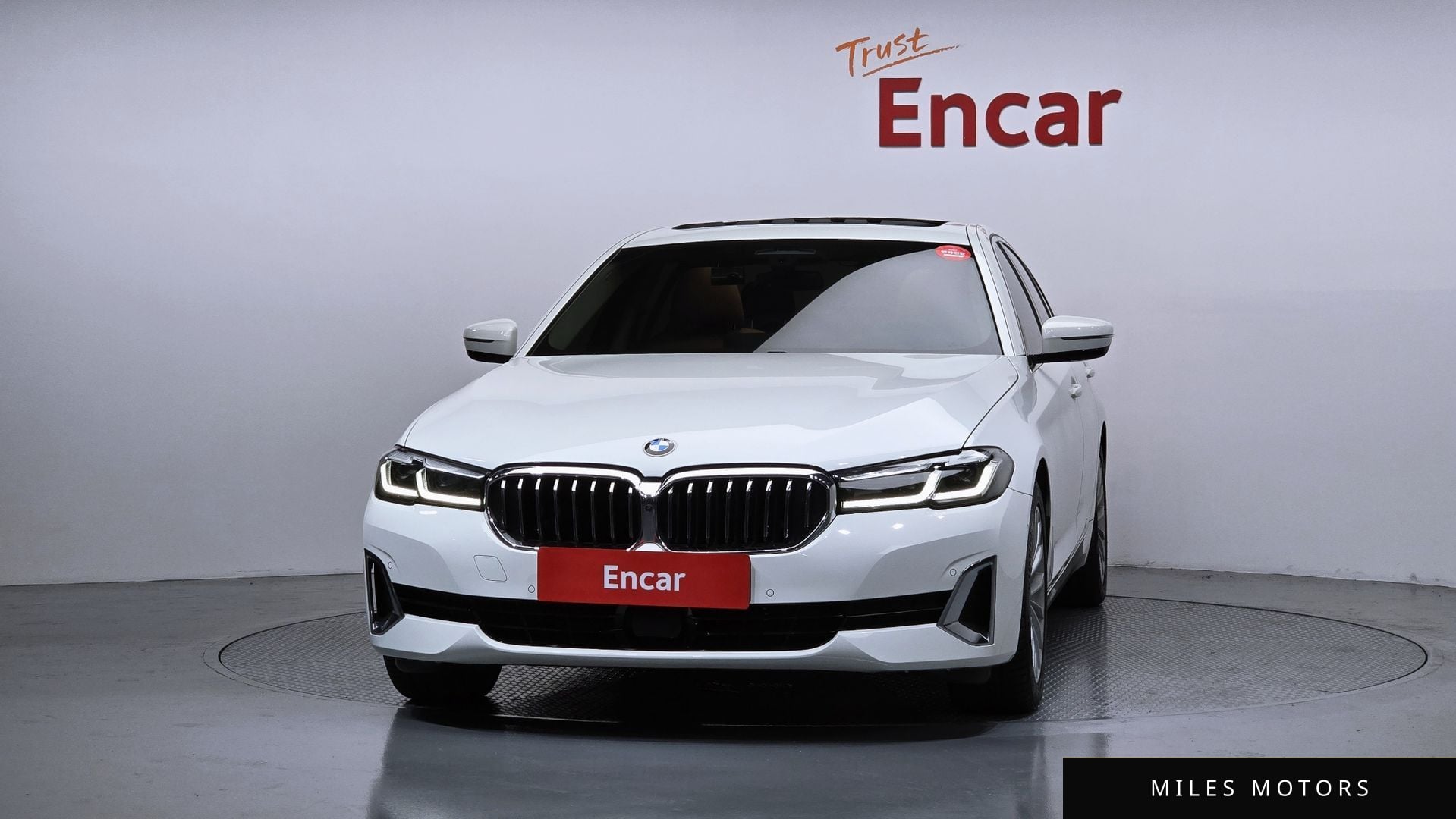 BMW 5 Series (G30) 2022 — миниатюра 3