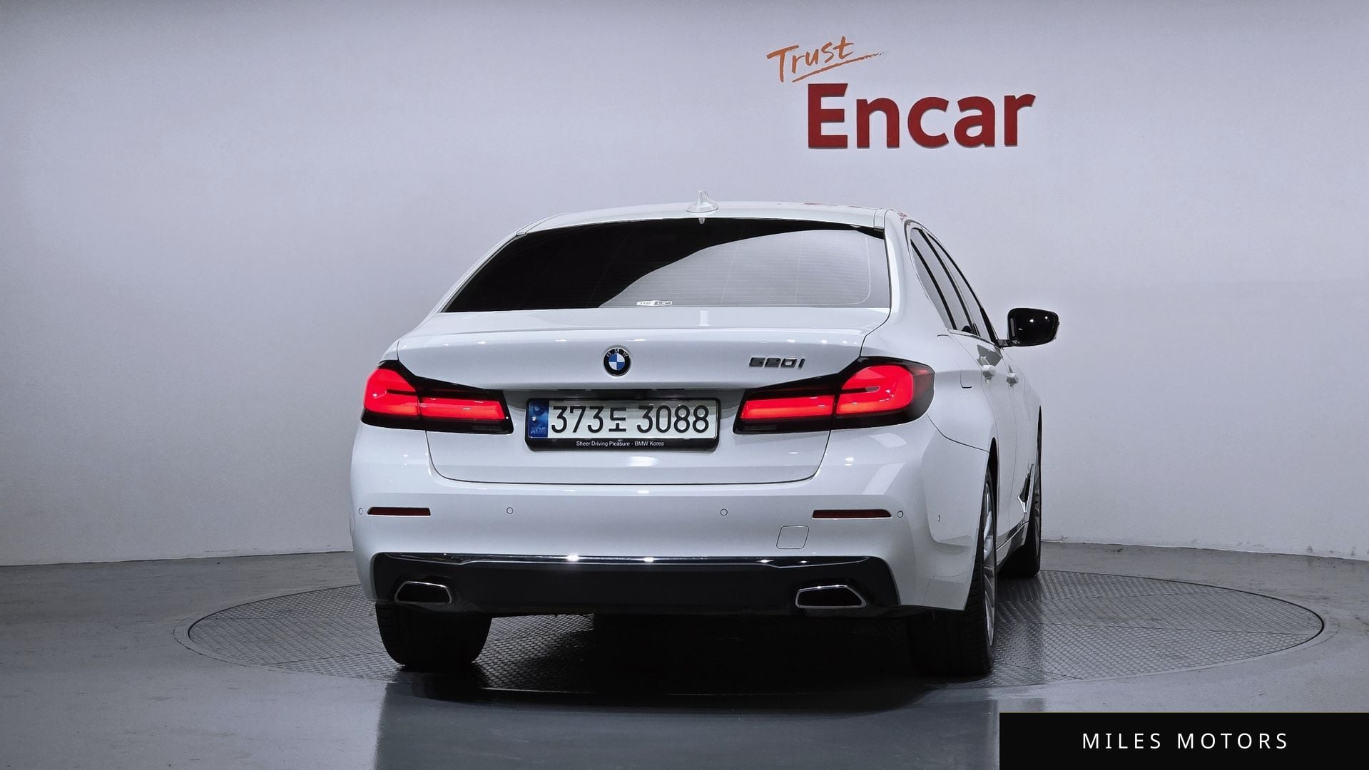 BMW 5 Series (G30) 2022 — миниатюра 4