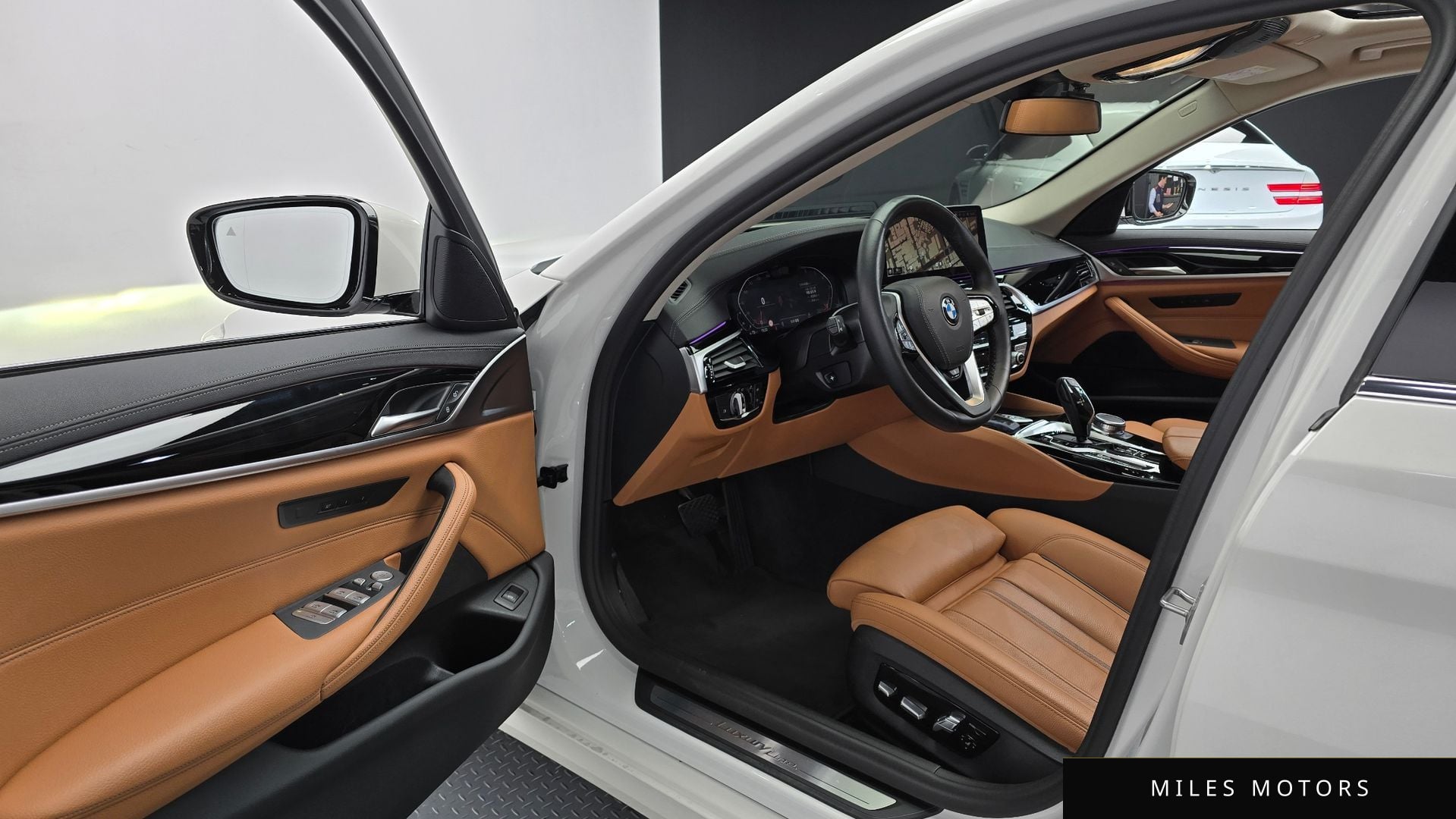 BMW 5 Series (G30) 2022 — миниатюра 10