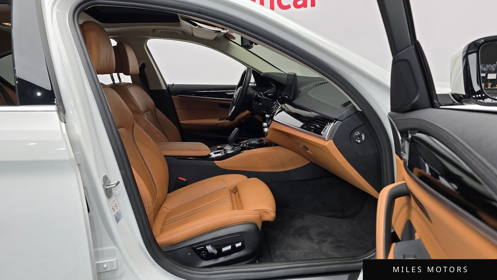 BMW 5 Series (G30) 2022 — миниатюра 11