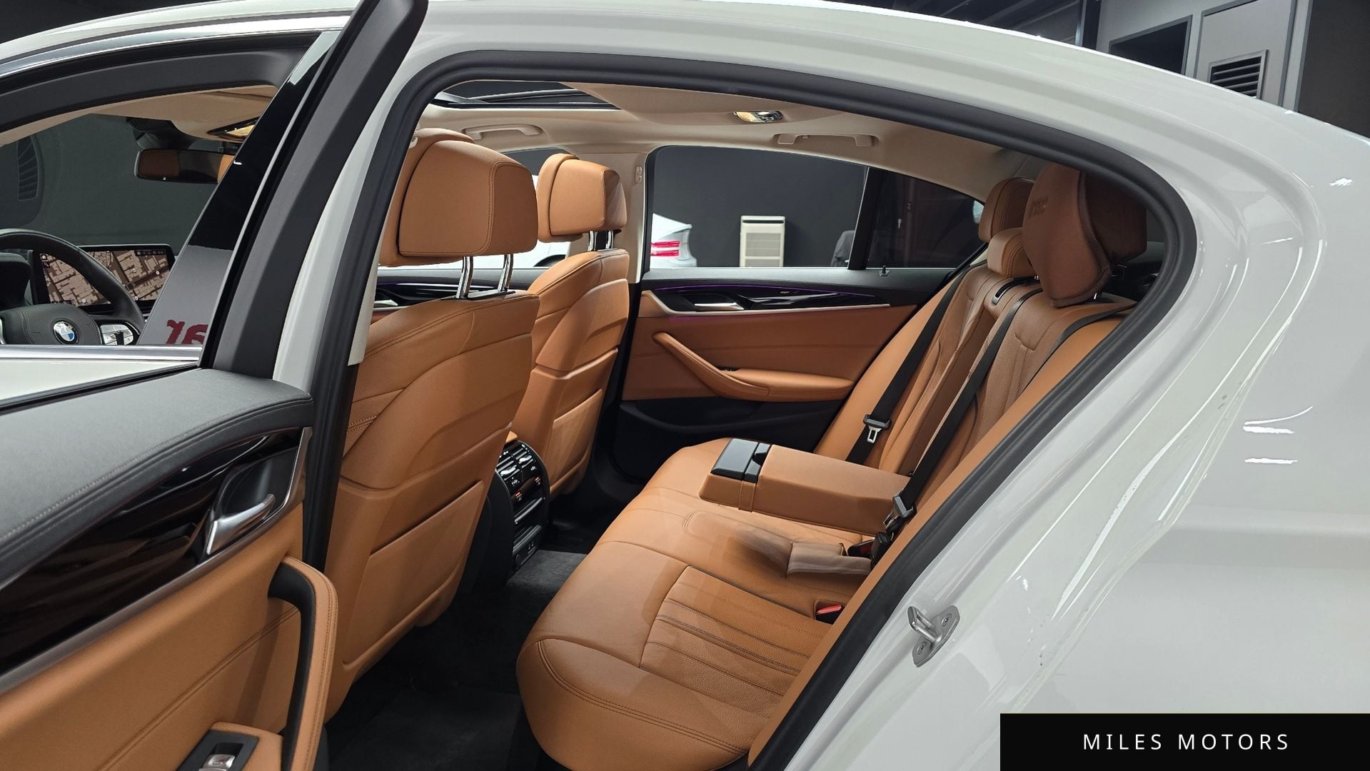 BMW 5 Series (G30) 2022 — миниатюра 12